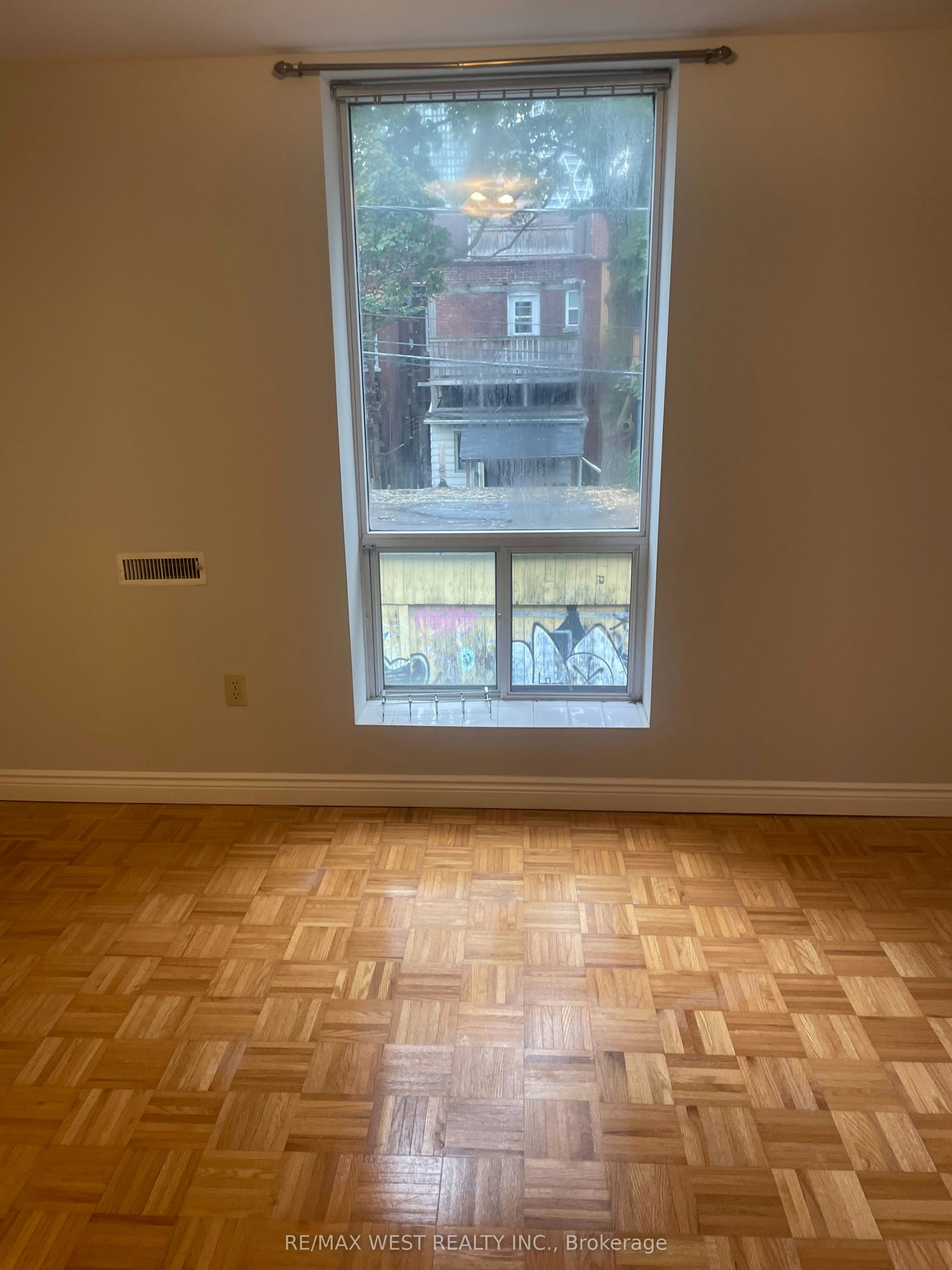 202 Rear-13 Grange Avenue, Toronto, ON, M5T 1C6 - 15