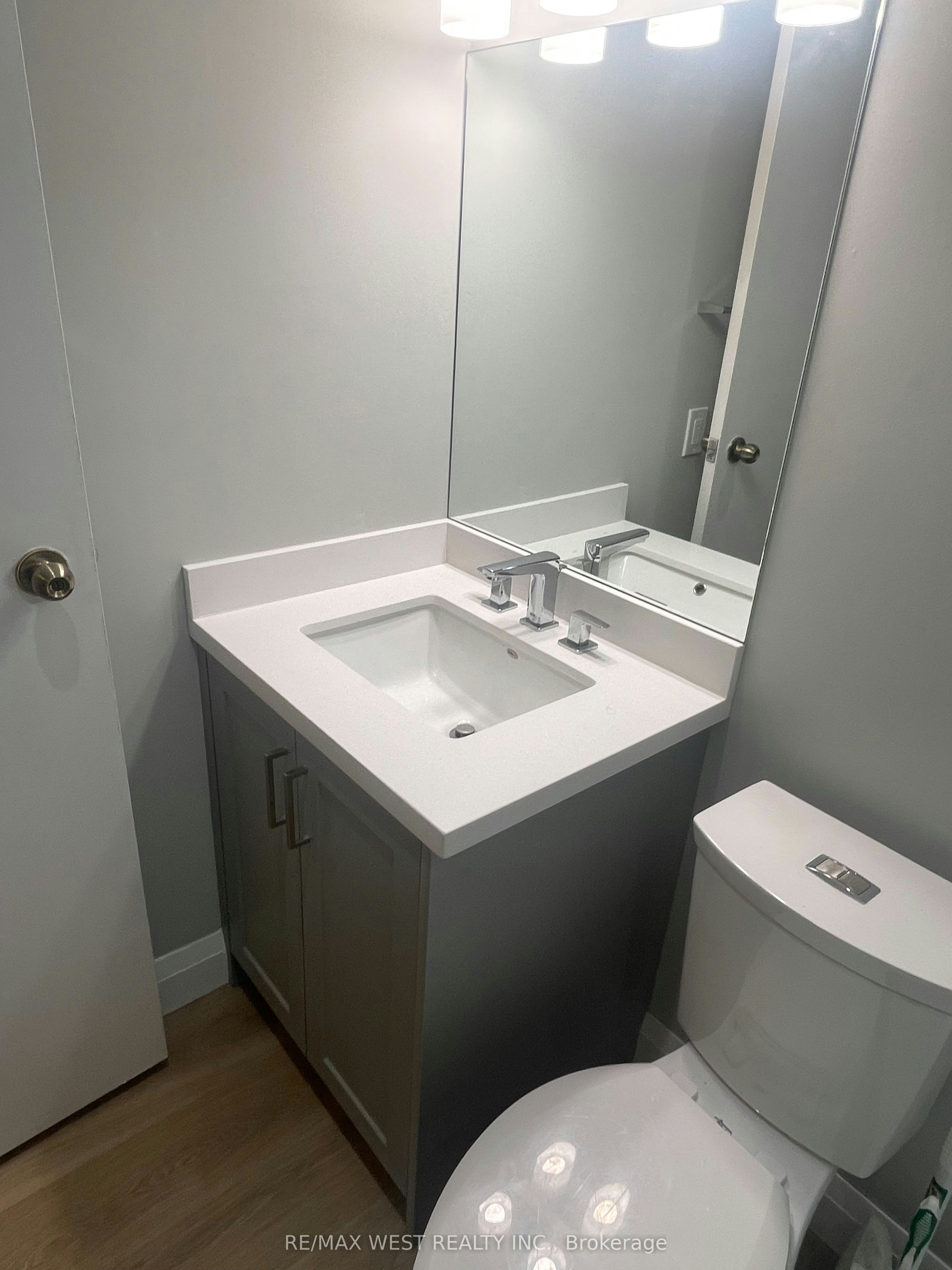 202 Rear-13 Grange Avenue, Toronto, ON, M5T 1C6 - 25