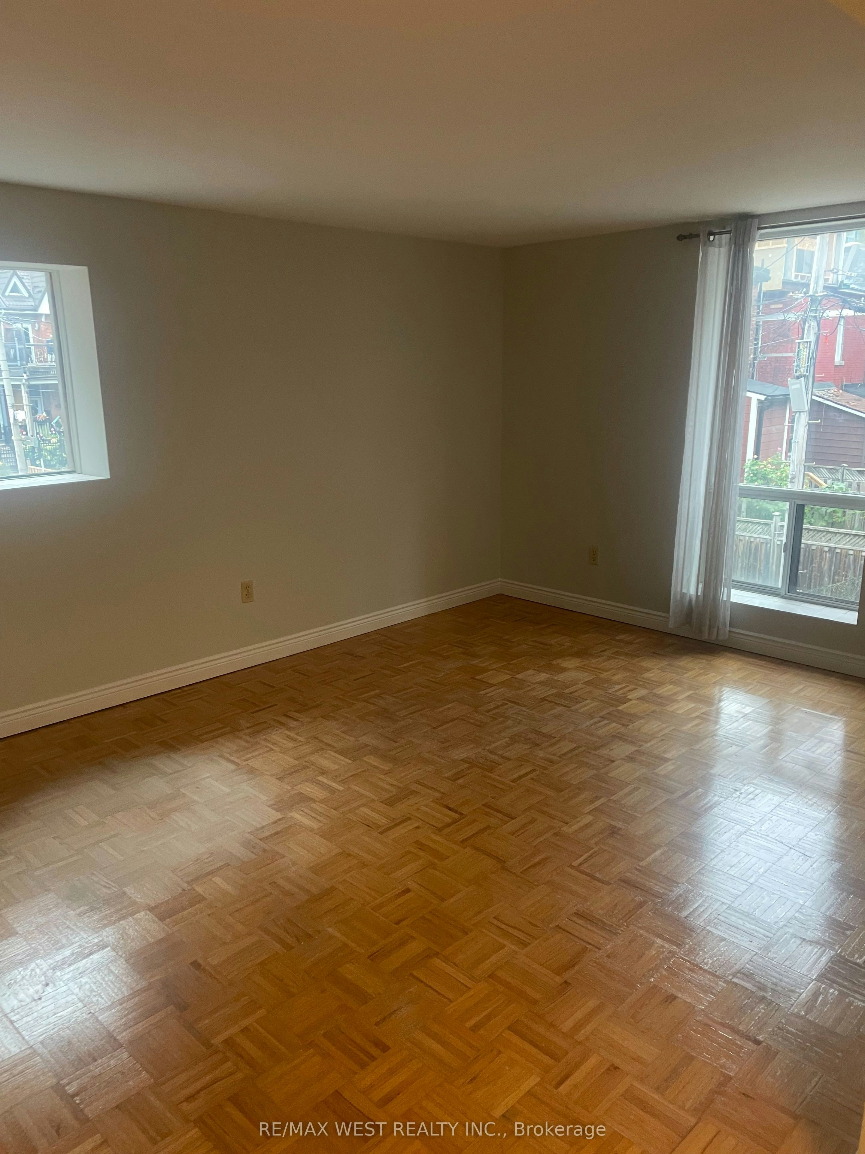 202 Rear-13 Grange Avenue, Toronto, ON, M5T 1C6 - 7