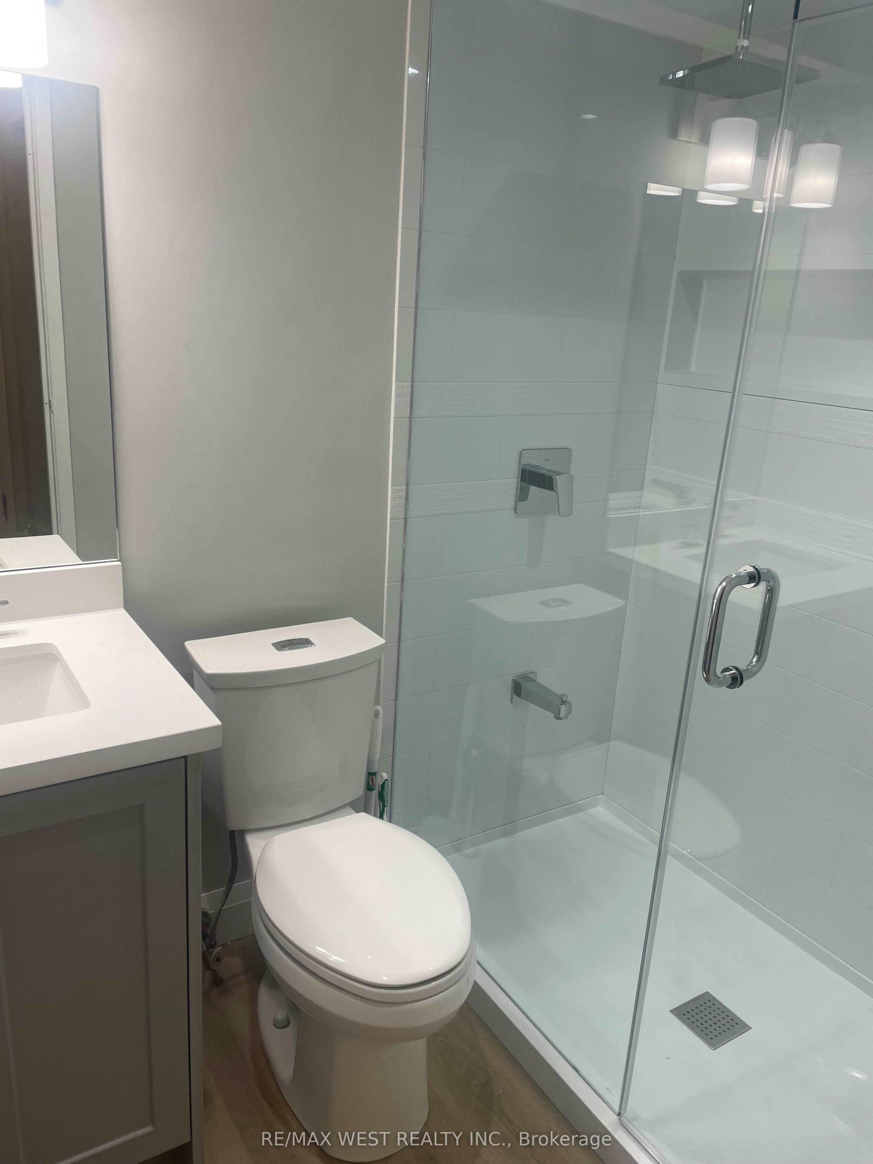 202 Rear-13 Grange Avenue, Toronto, ON, M5T 1C6 - 21