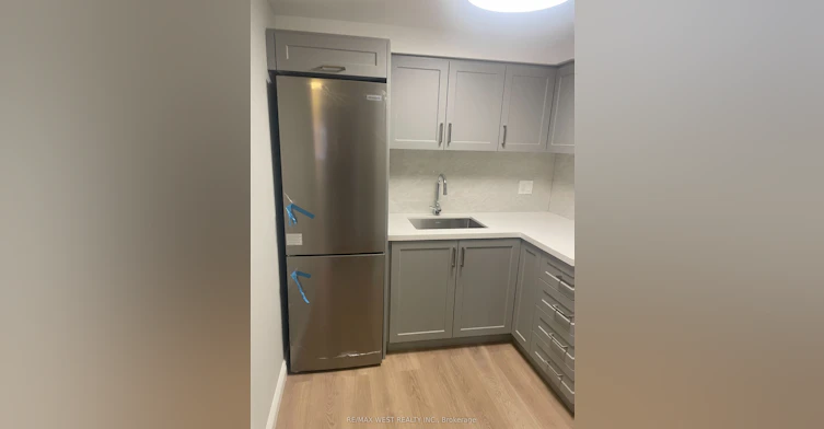 202 Rear-13 Grange Avenue, Toronto, ON, M5T 1C6 - 12