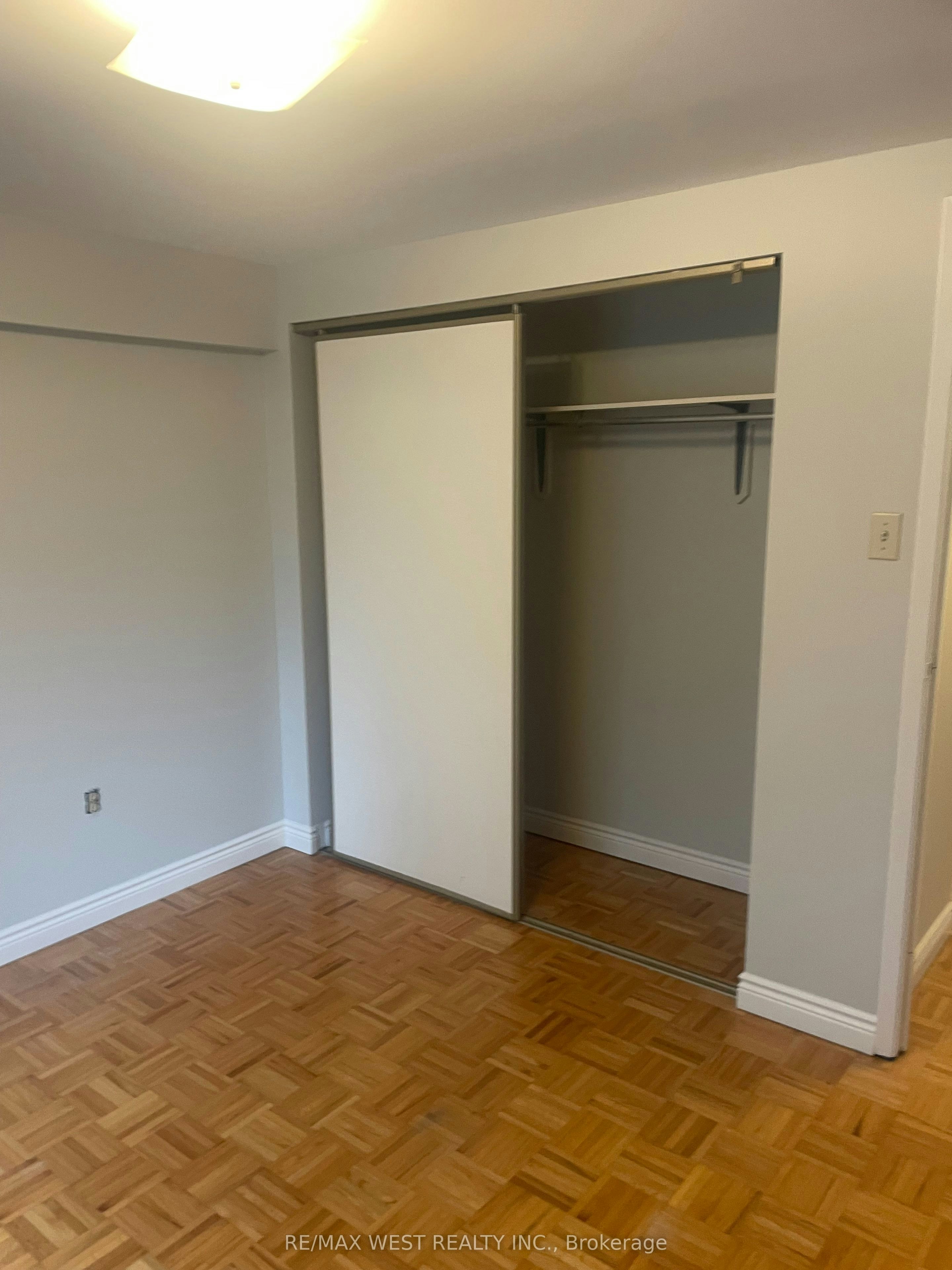 202 Rear-13 Grange Avenue, Toronto, ON, M5T 1C6 - 16