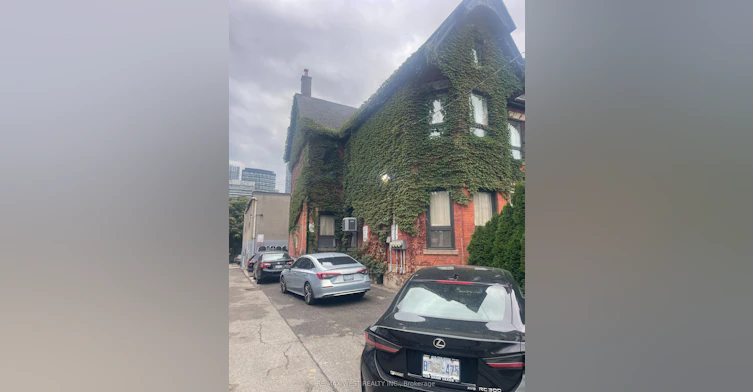202 Rear-13 Grange Avenue, Toronto, ON, M5T 1C6 - 2