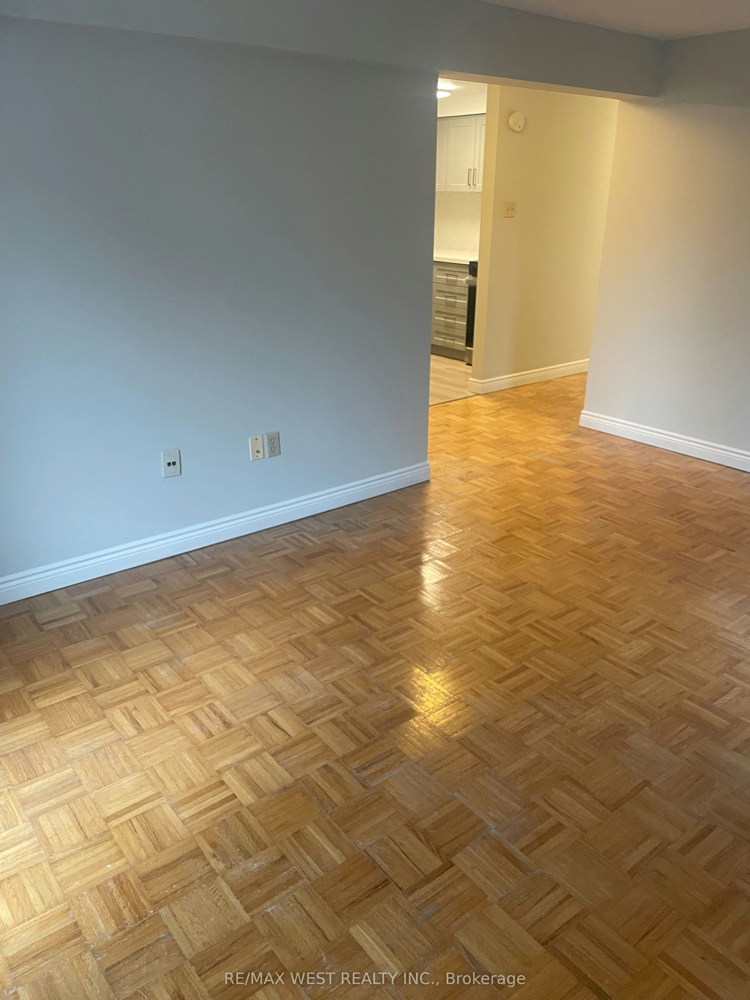 202 Rear-13 Grange Avenue, Toronto, ON, M5T 1C6 - 8