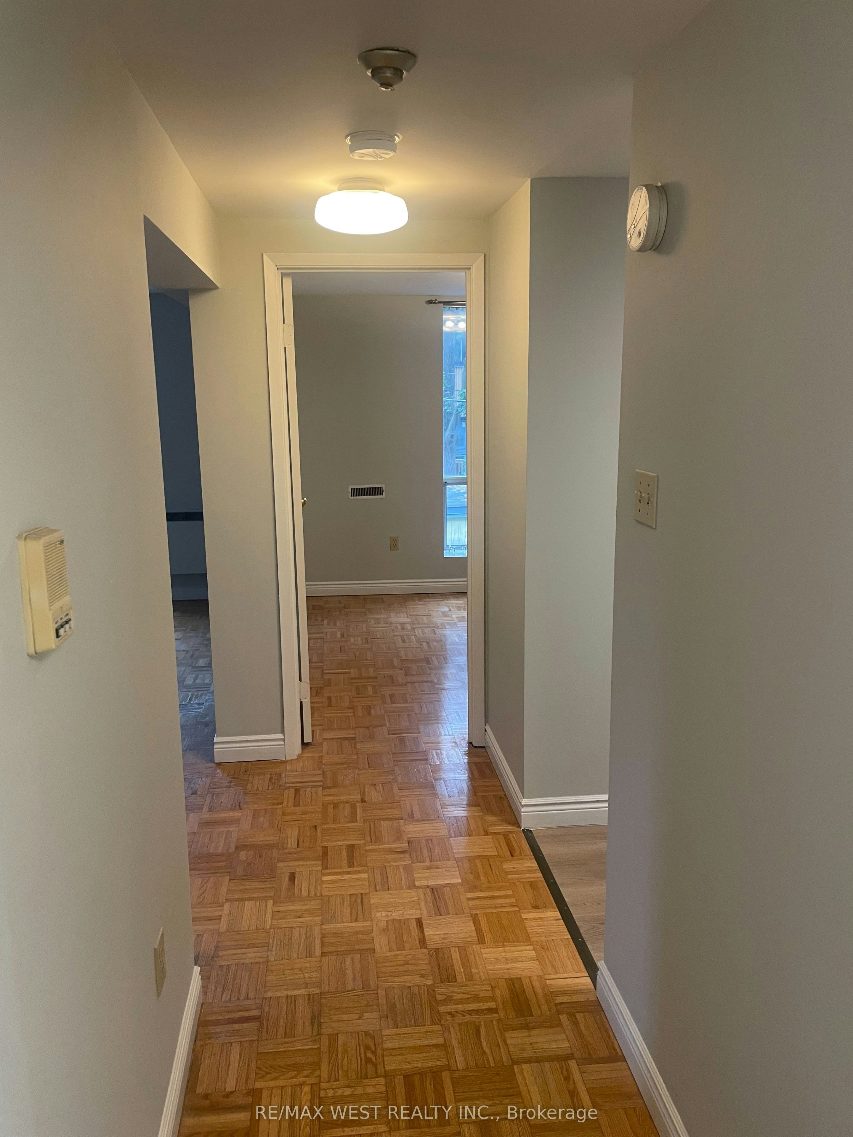 202 Rear-13 Grange Avenue, Toronto, ON, M5T 1C6 - 13