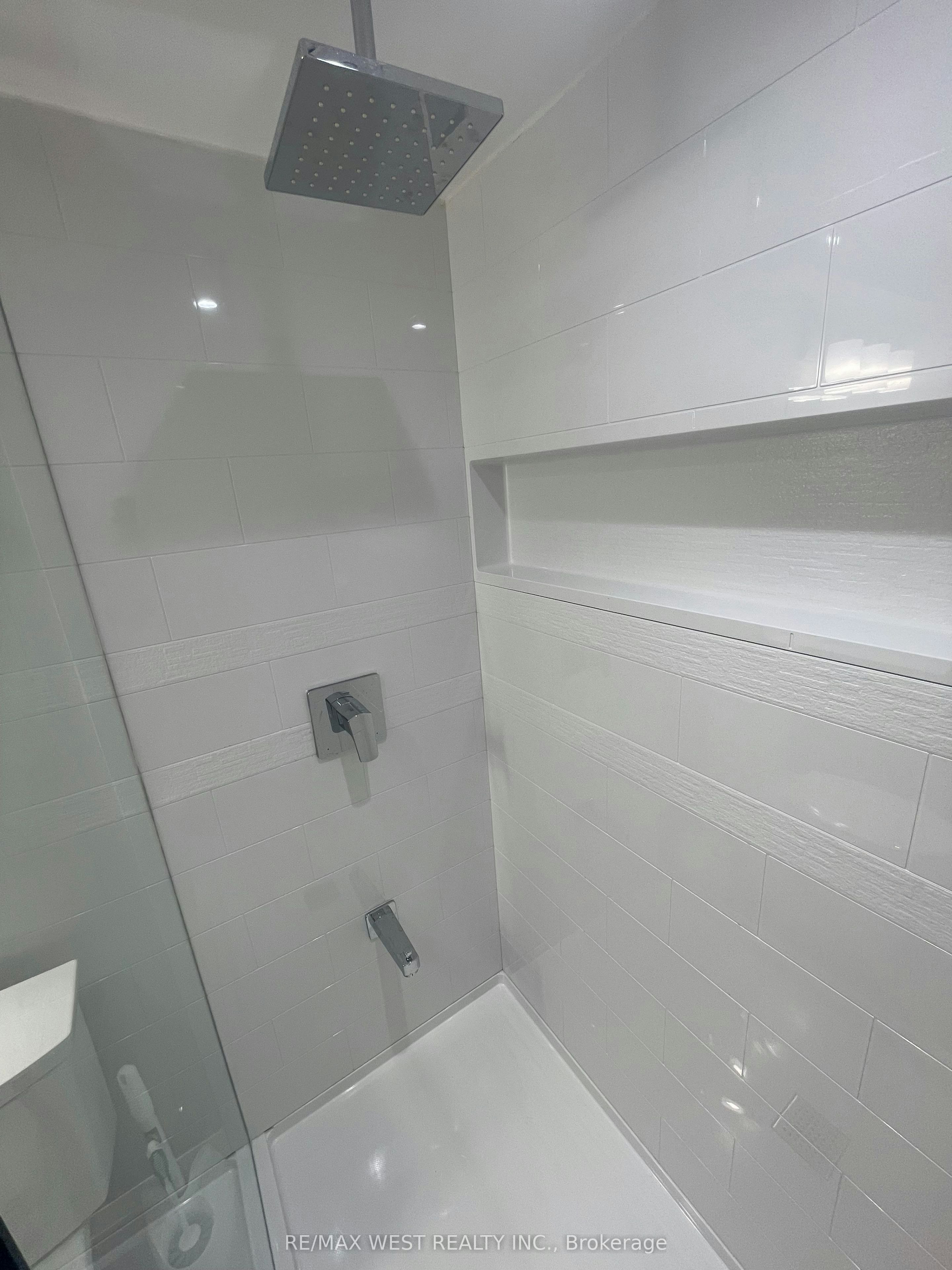 202 Rear-13 Grange Avenue, Toronto, ON, M5T 1C6 - 24