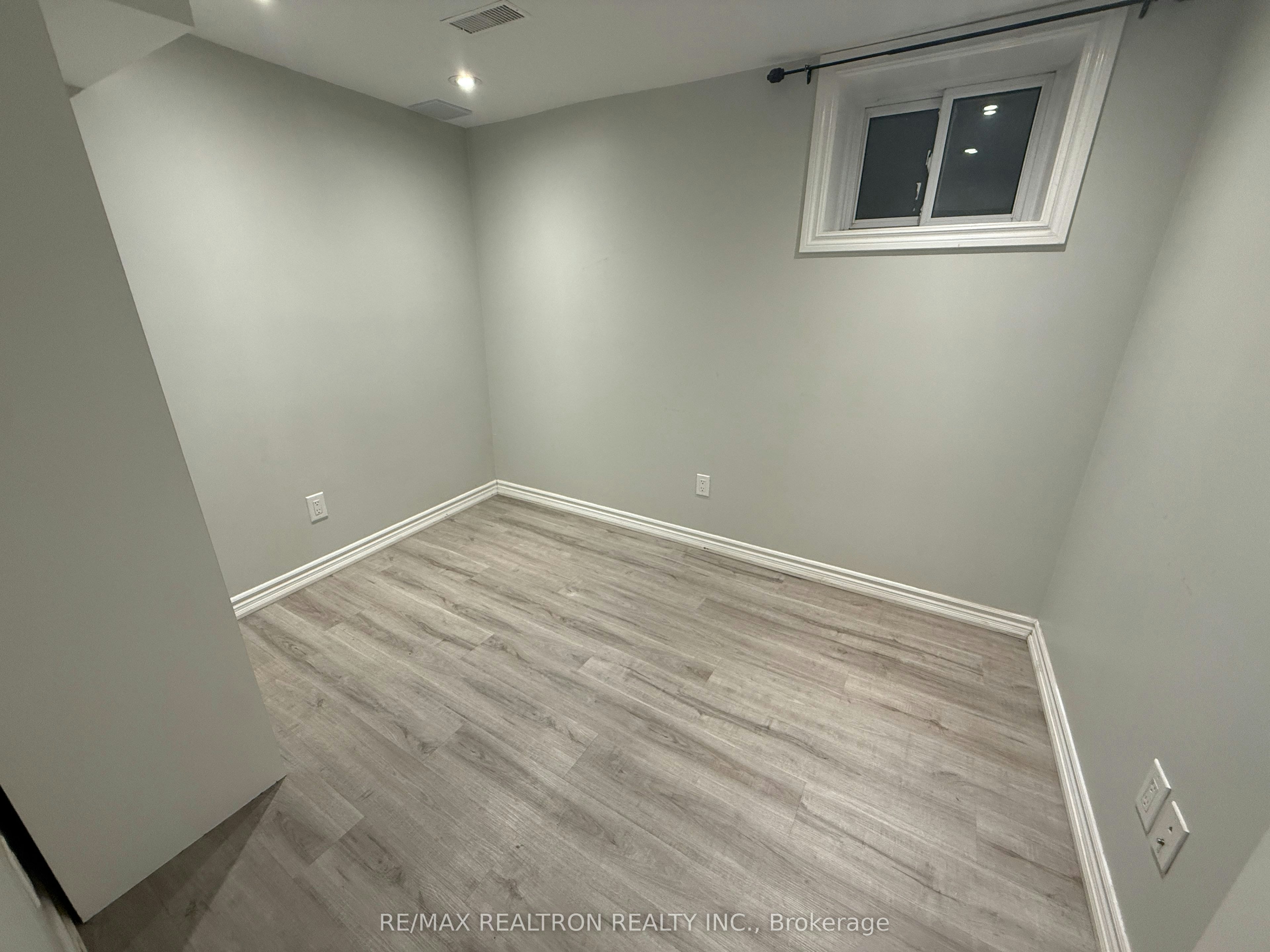 Bsmt-401 Crawford Street, Toronto, ON, M6J 2W1 - 4