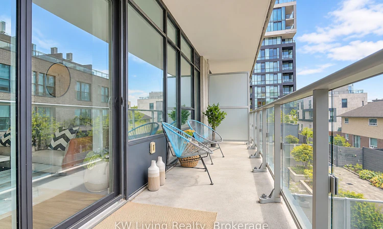 220-621 Sheppard Avenue E