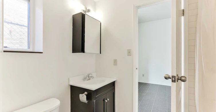 207-38 Kensington Place, Toronto, ON, M5T 2J9 - 4