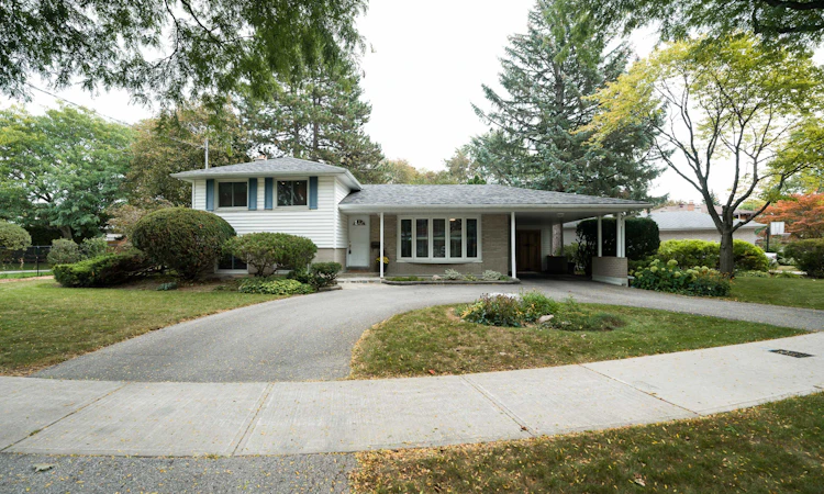 11 Bellbury Crescent