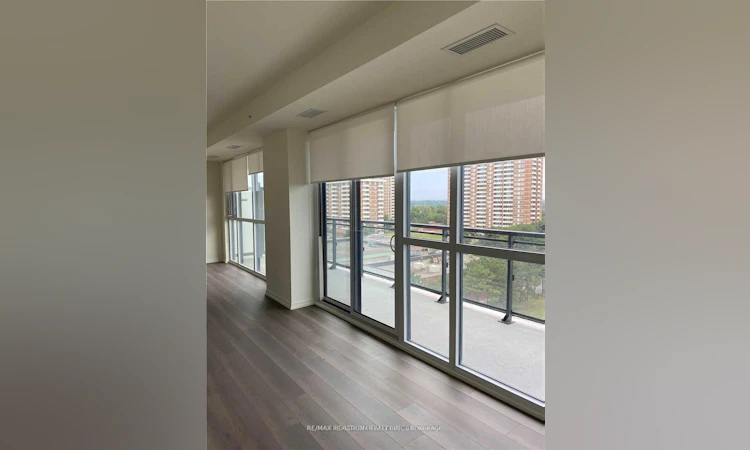 809-3237 Bayview Avenue
