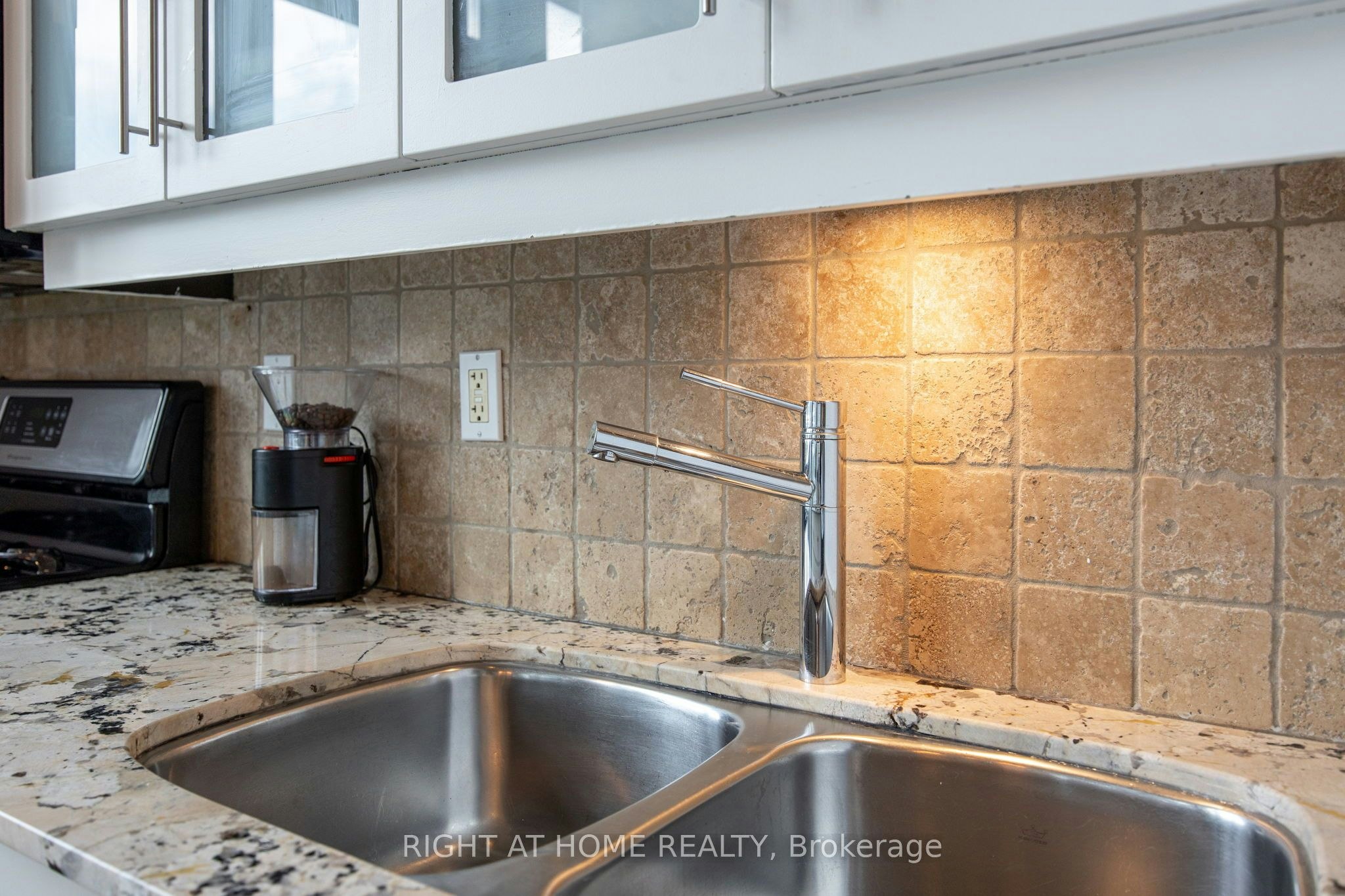 PH 805-66 Portland Street, Toronto, ON, M5V 2M6 - 30