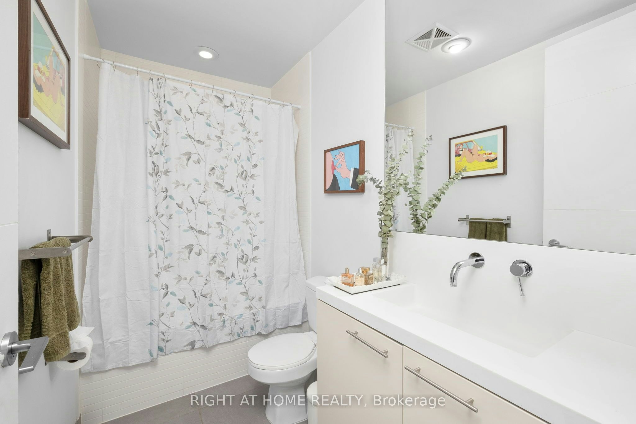 PH 805-66 Portland Street, Toronto, ON, M5V 2M6 - 4