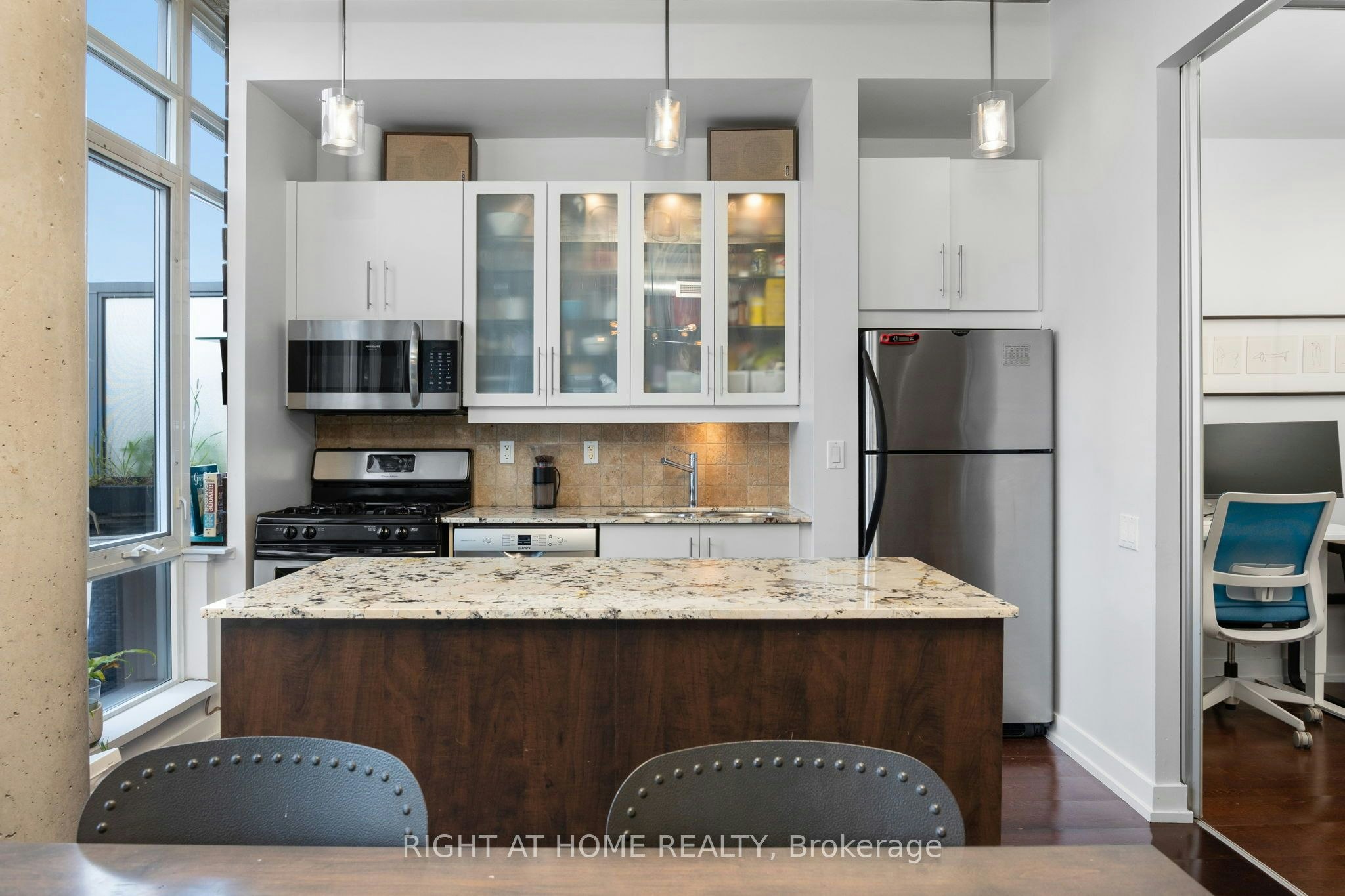 PH 805-66 Portland Street, Toronto, ON, M5V 2M6 - 10