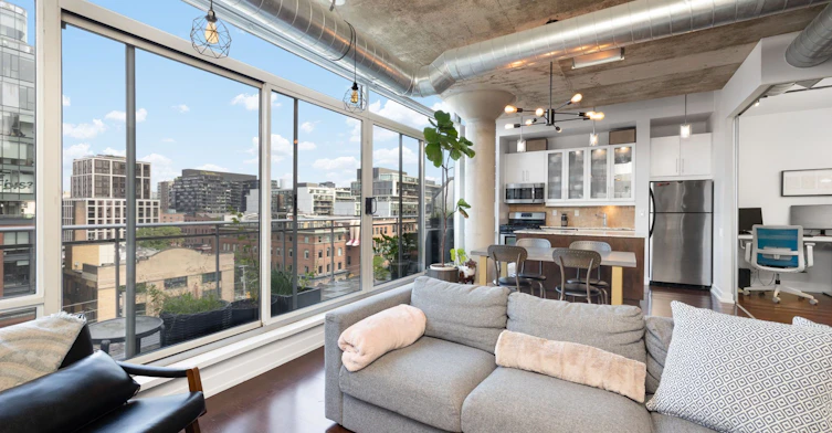 PH 805-66 Portland Street, Toronto, ON, M5V 2M6