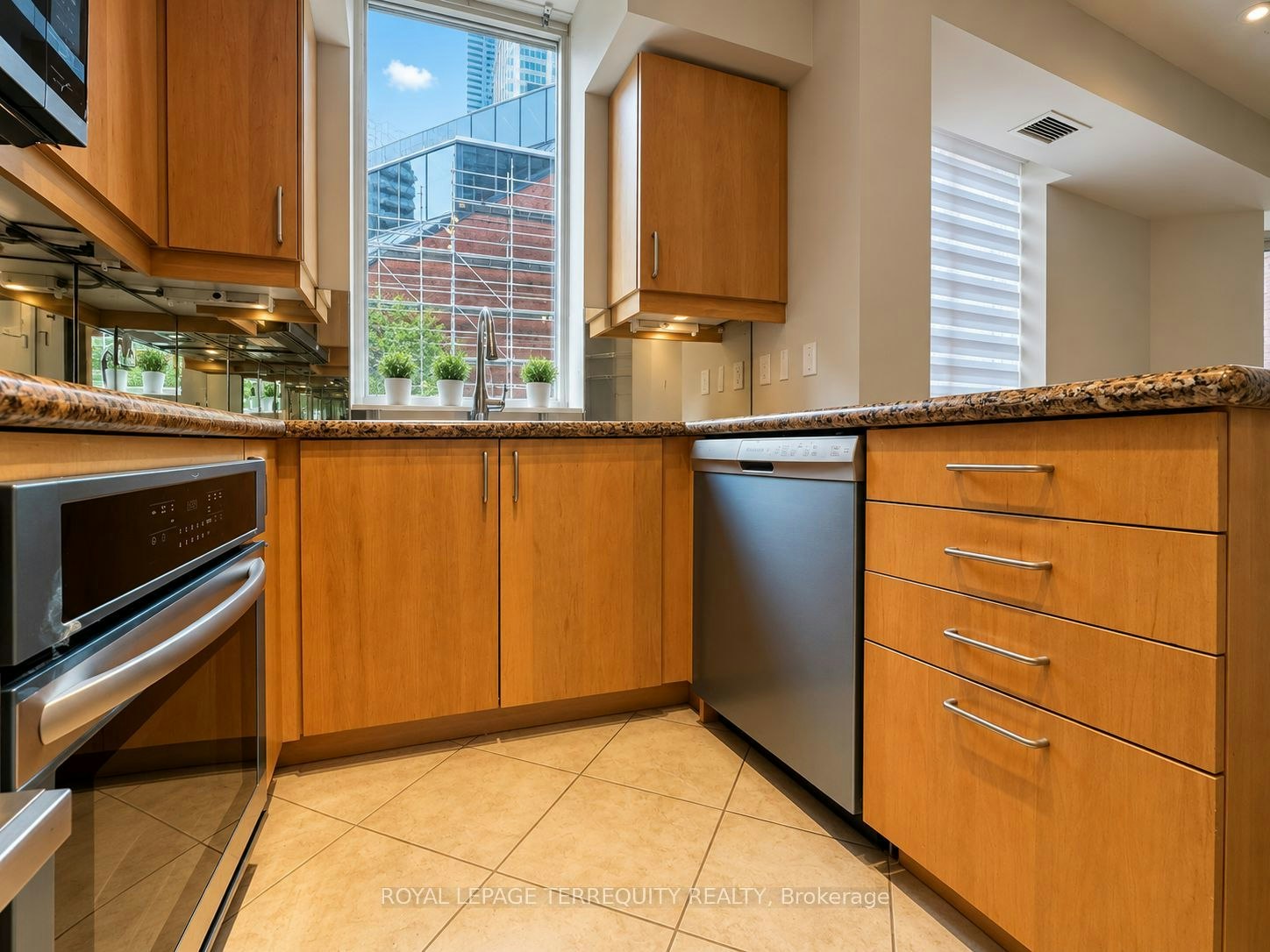 304-20 Collier Street, Toronto, ON, M4W 3Y4 - 11