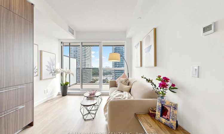 1102-68 Esther Shiner Boulevard