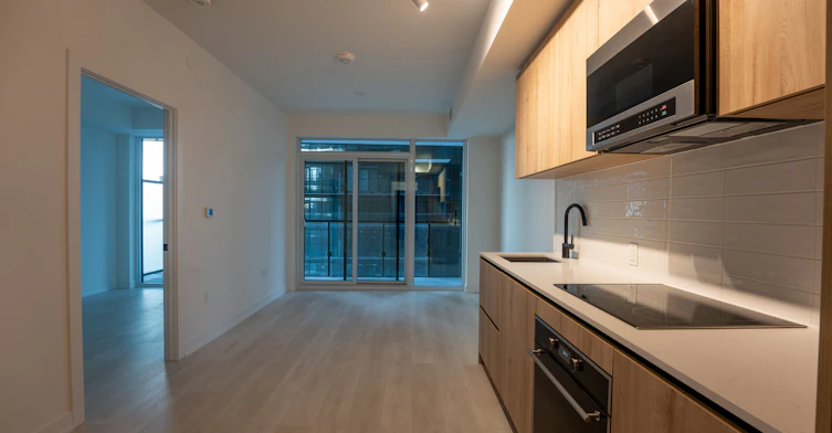 N1301-117 Broadway Avenue N, Toronto, ON, M4P 1V7