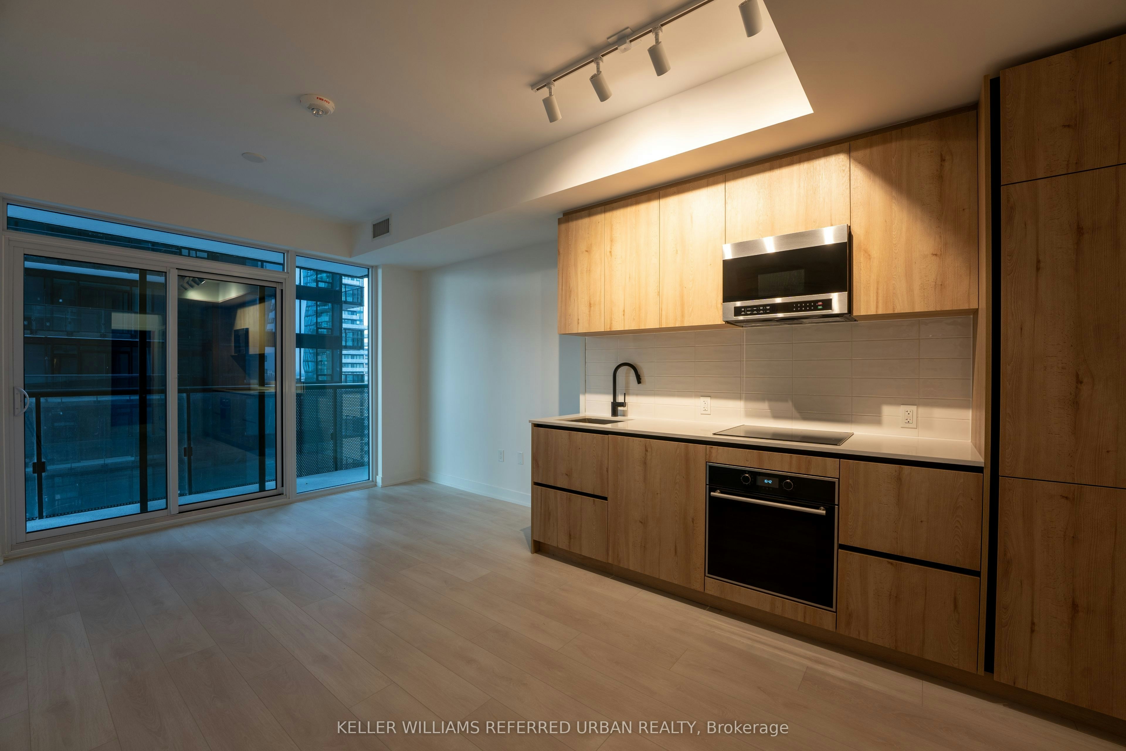 N1301-117 Broadway Avenue N, Toronto, ON, M4P 1V7 - 7