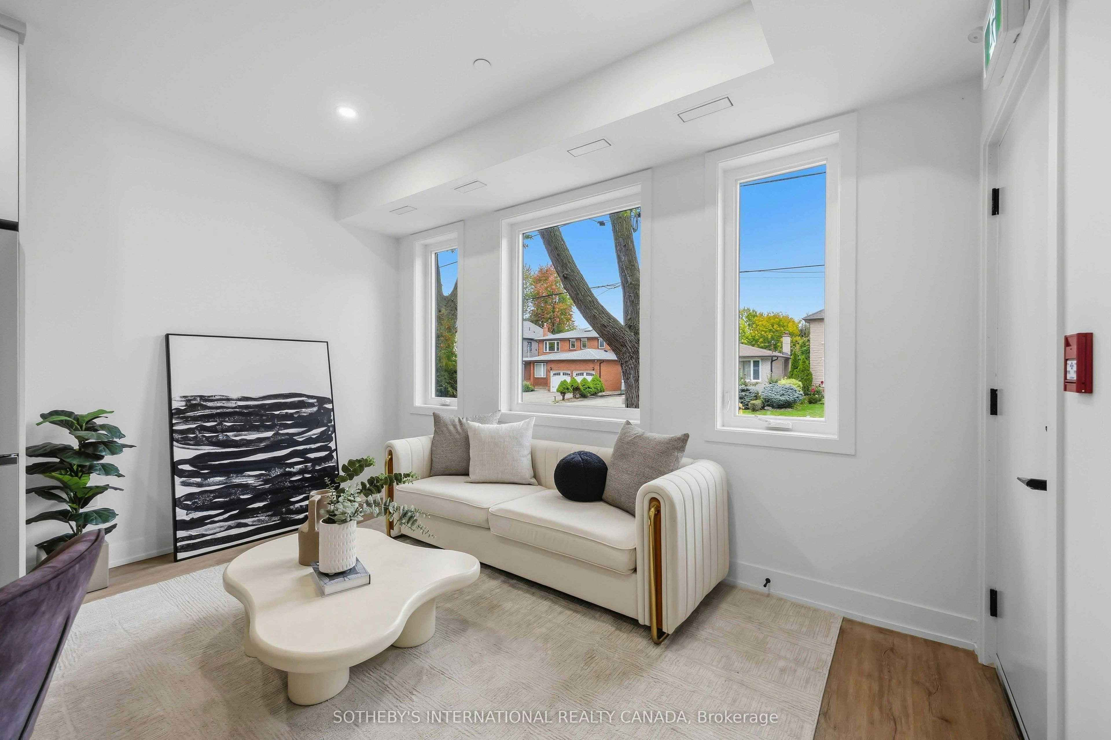 1-207 Connaught Avenue, Toronto, ON, M2M 1H6 - 2