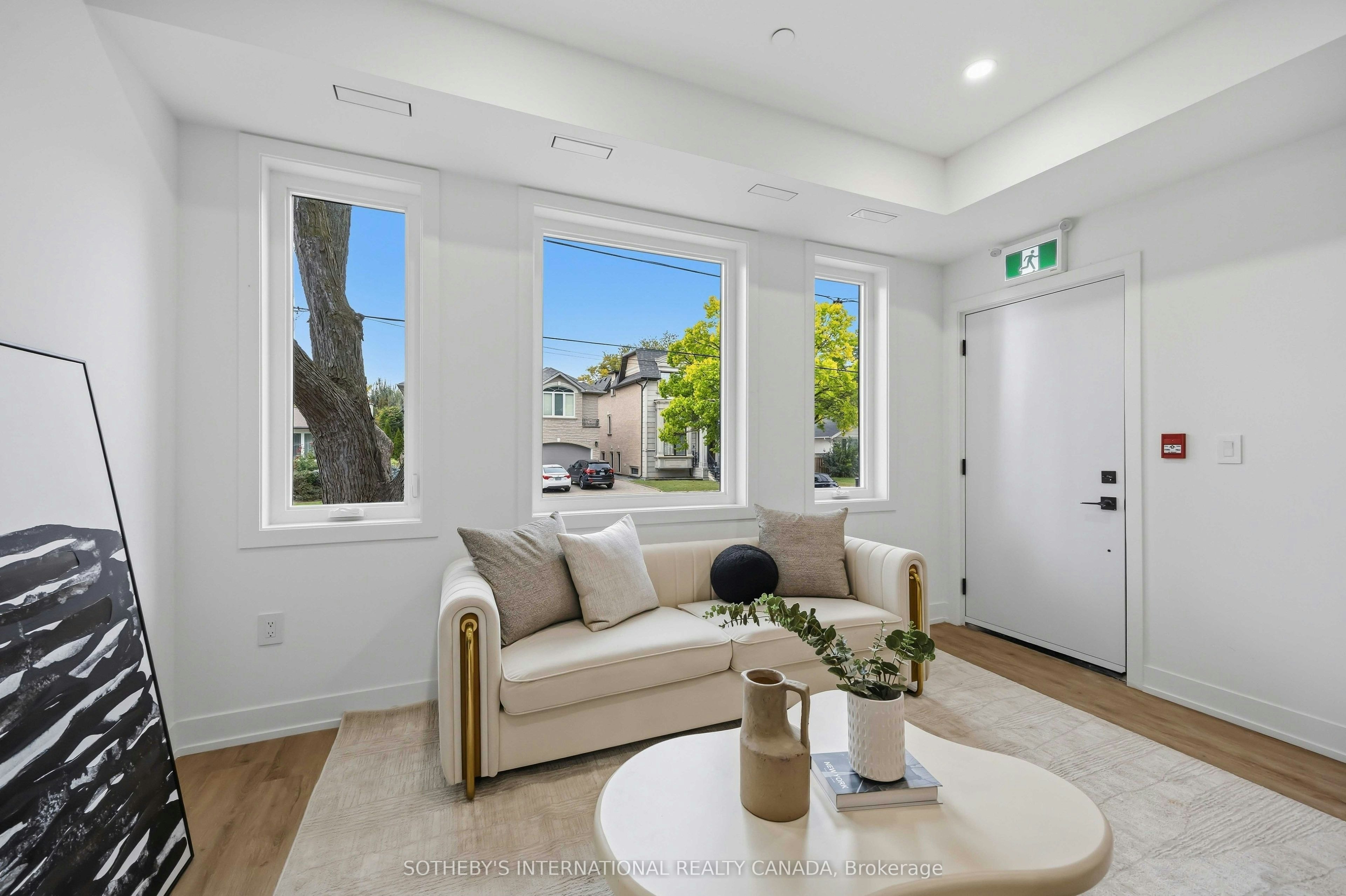 1-207 Connaught Avenue, Toronto, ON, M2M 1H6 - 3