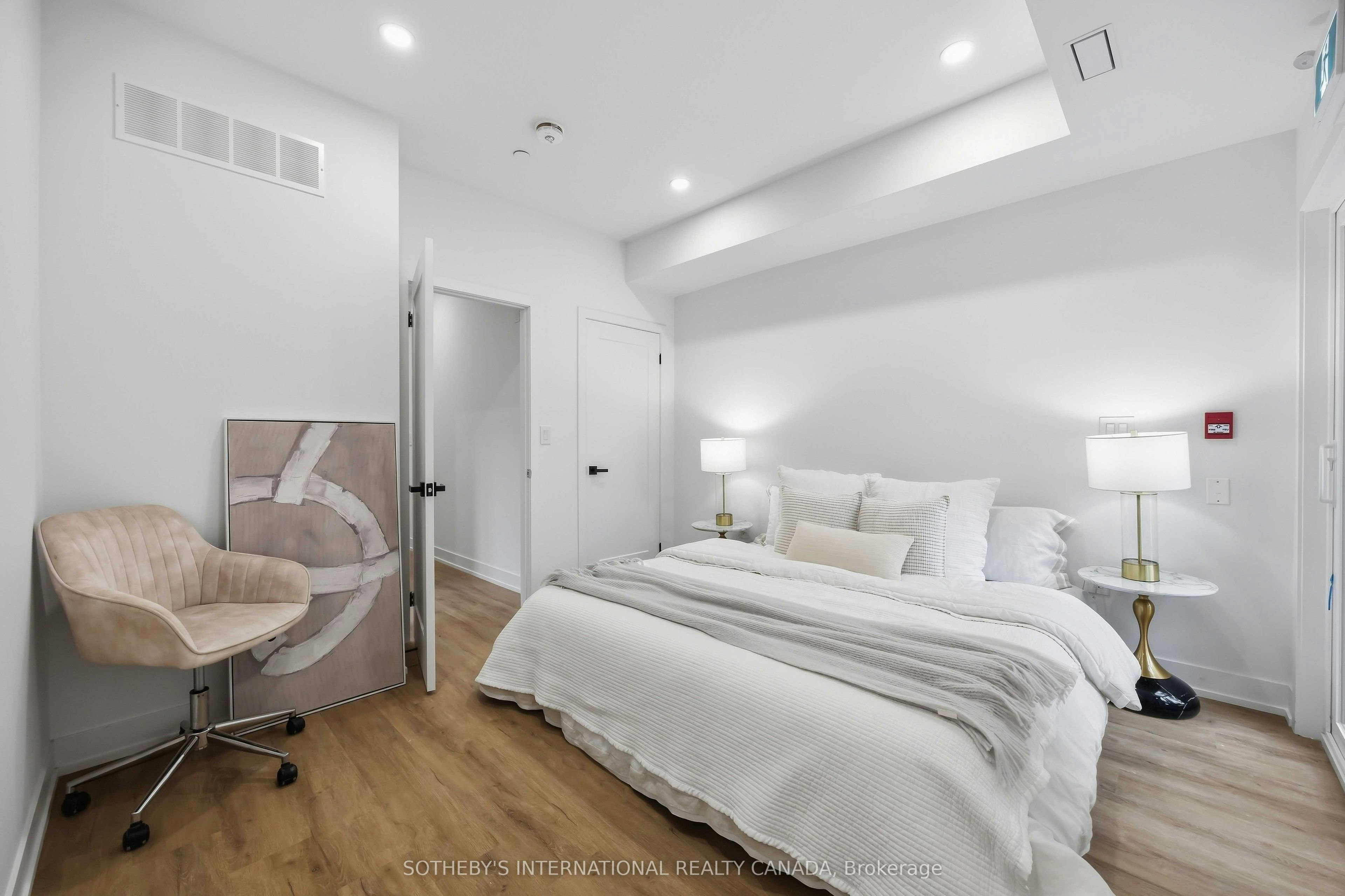 1-207 Connaught Avenue, Toronto, ON, M2M 1H6 - 17