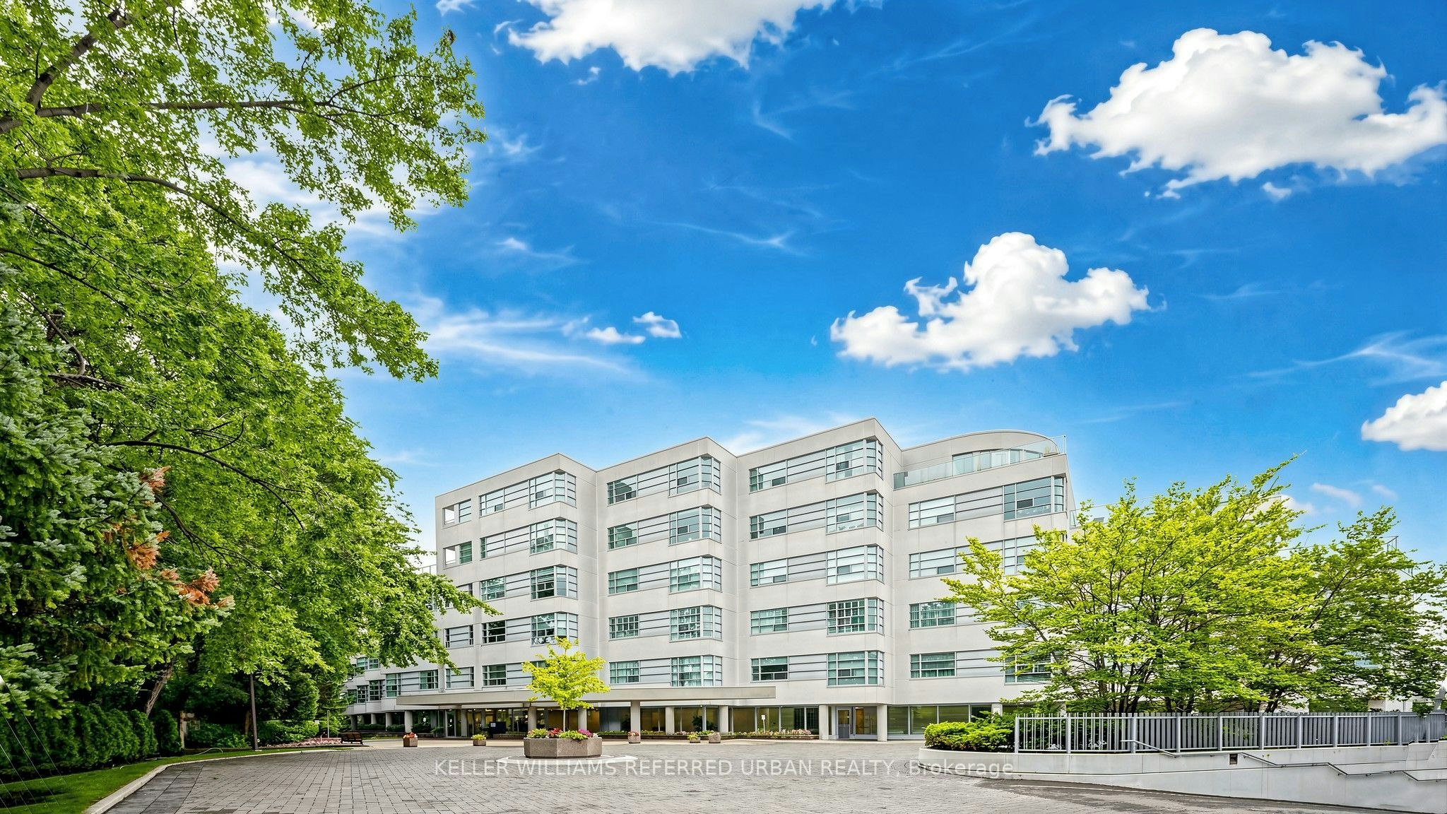 5-1 Watergarden Way, Toronto, ON, M2K 2Z7