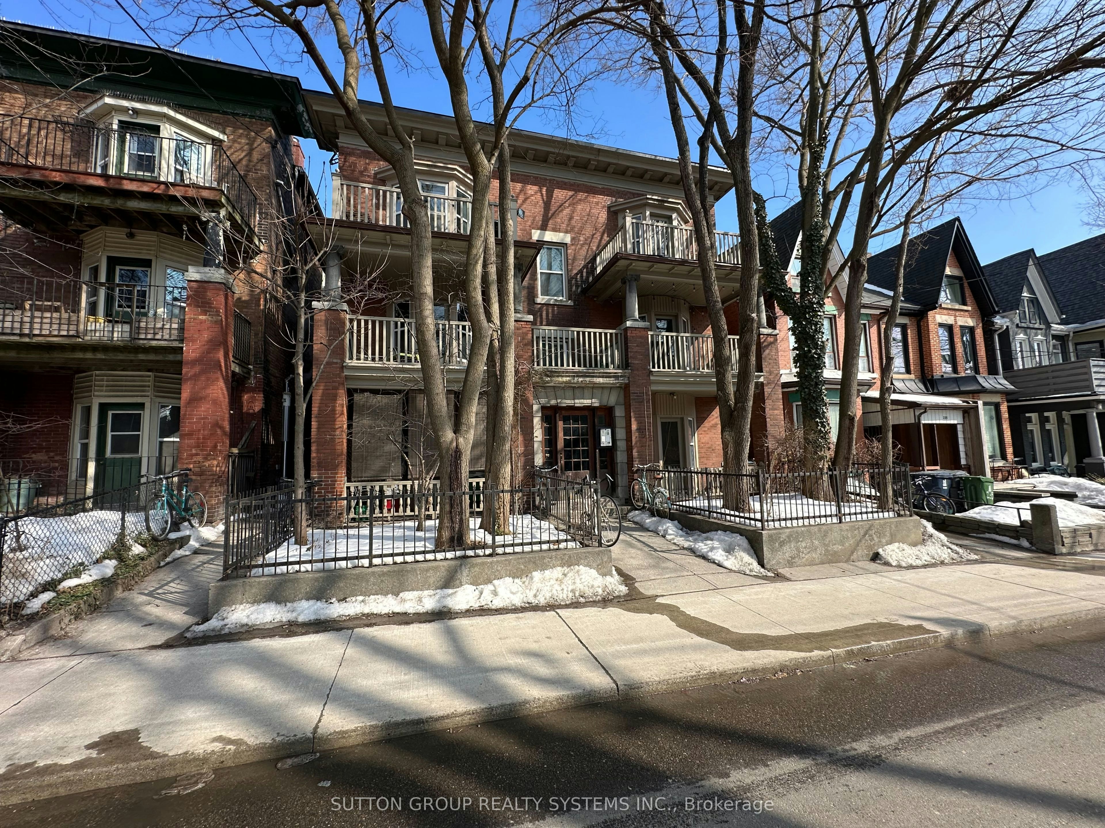 D-237 Dovercourt Road, Toronto, ON, M6J 3C9