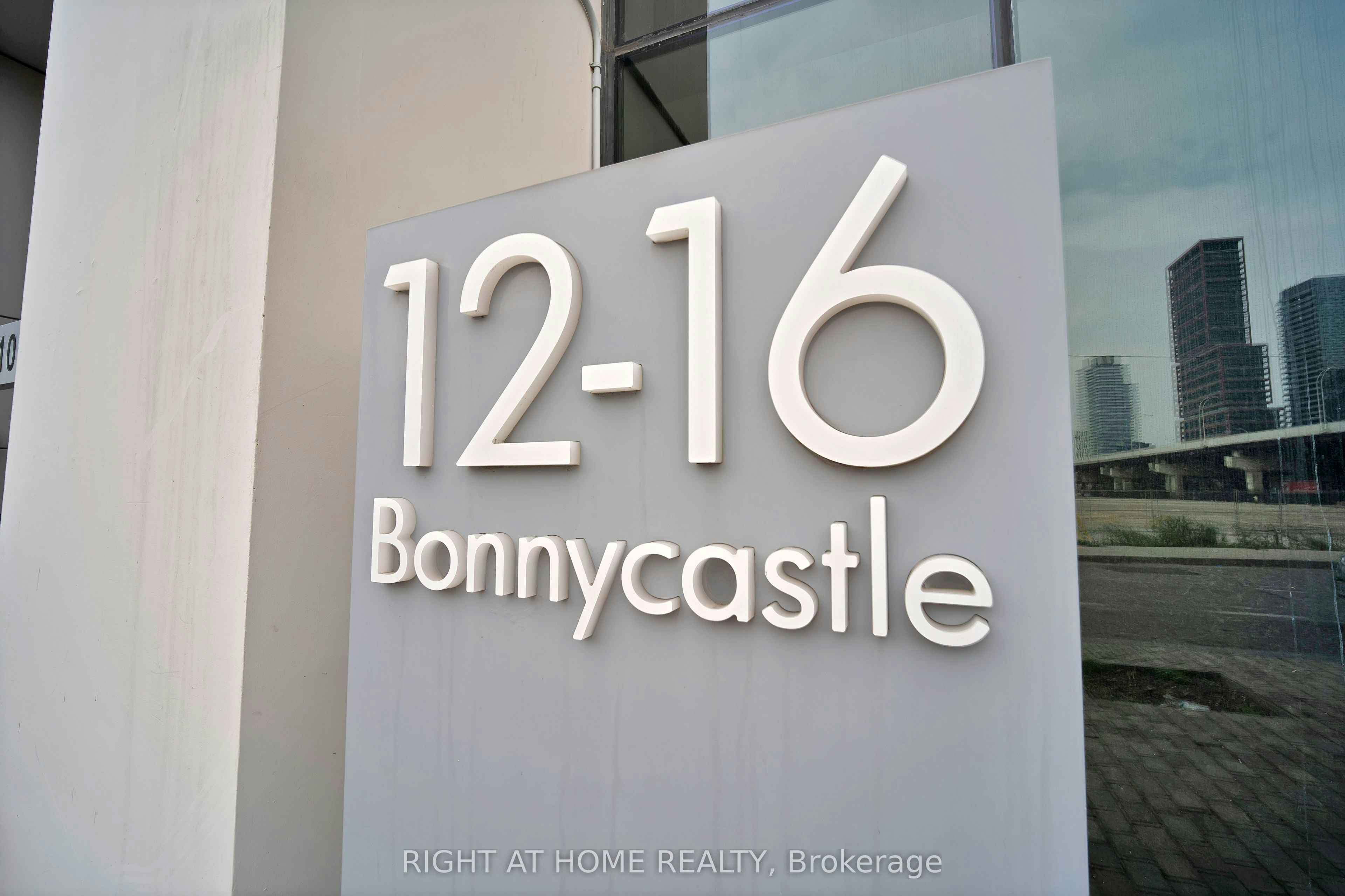 318-12 Bonnycastle Street, Toronto, ON, M5A 0C8 - 12