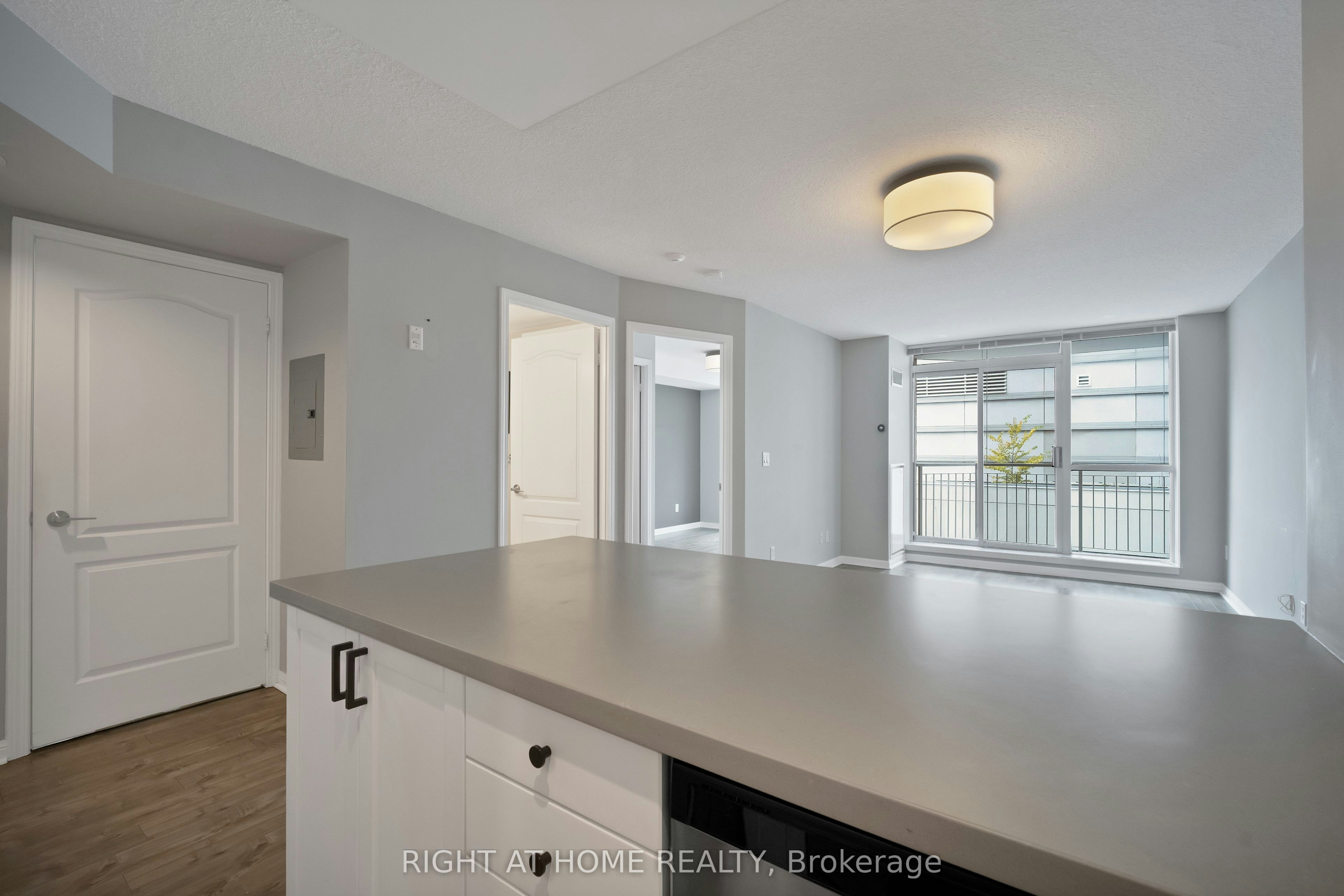 406-18 Stafford Street, Toronto, ON, M5V 3W4 - 17