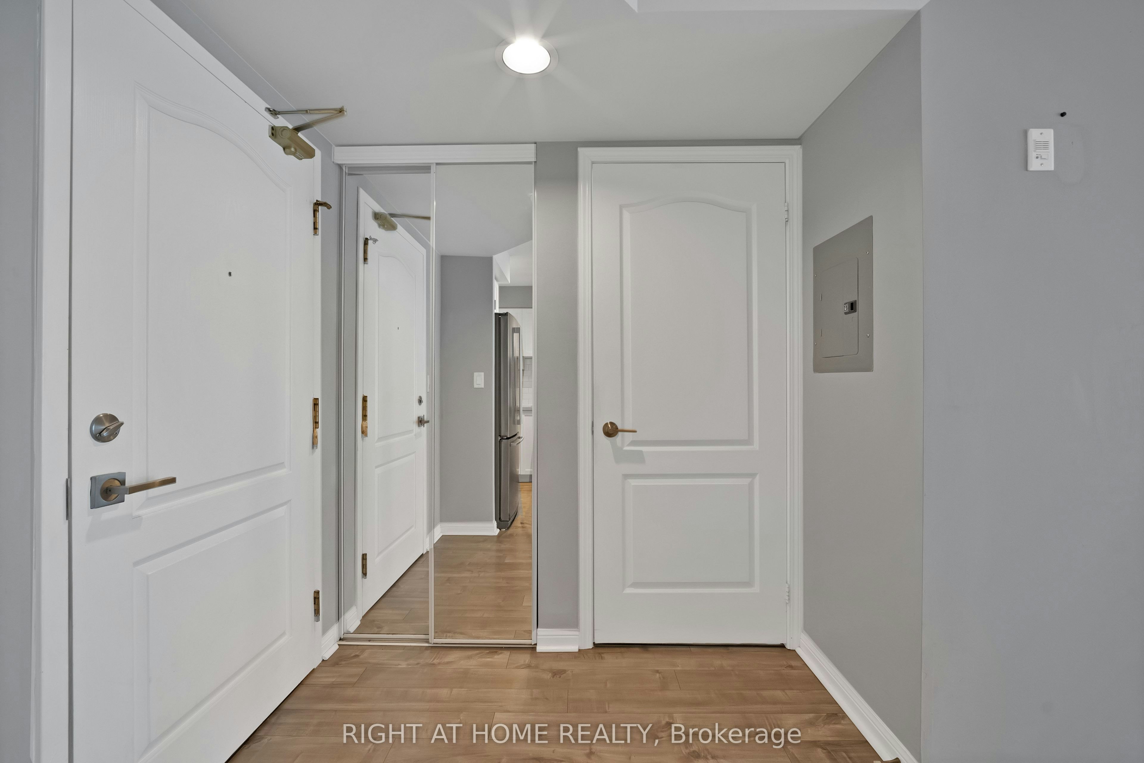 406-18 Stafford Street, Toronto, ON, M5V 3W4 - 22