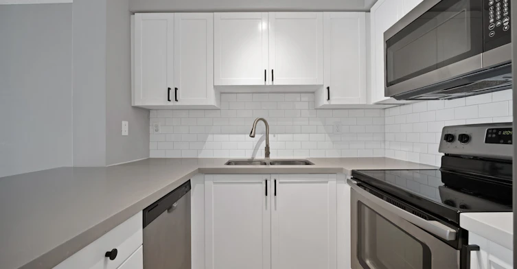 406-18 Stafford Street, Toronto, ON, M5V 3W4 - 3