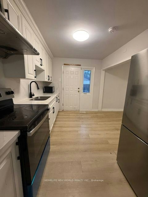 2 Yewfield Crescent, Toronto, ON, M3B 2Y5