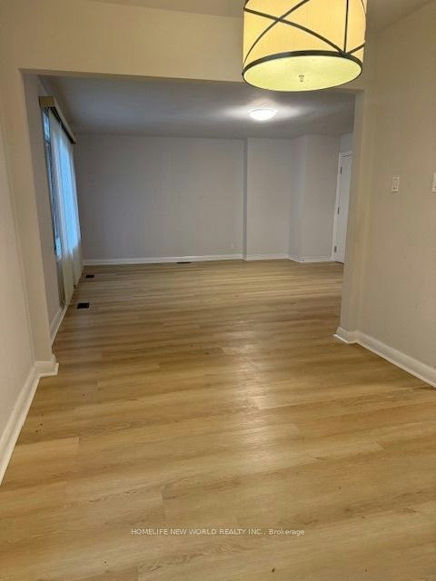 2 Yewfield Crescent, Toronto, ON, M3B 2Y5 - 5