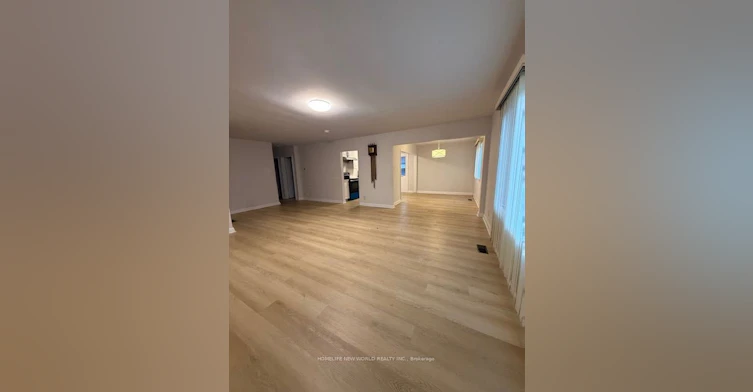 2 Yewfield Crescent, Toronto, ON, M3B 2Y5 - 2