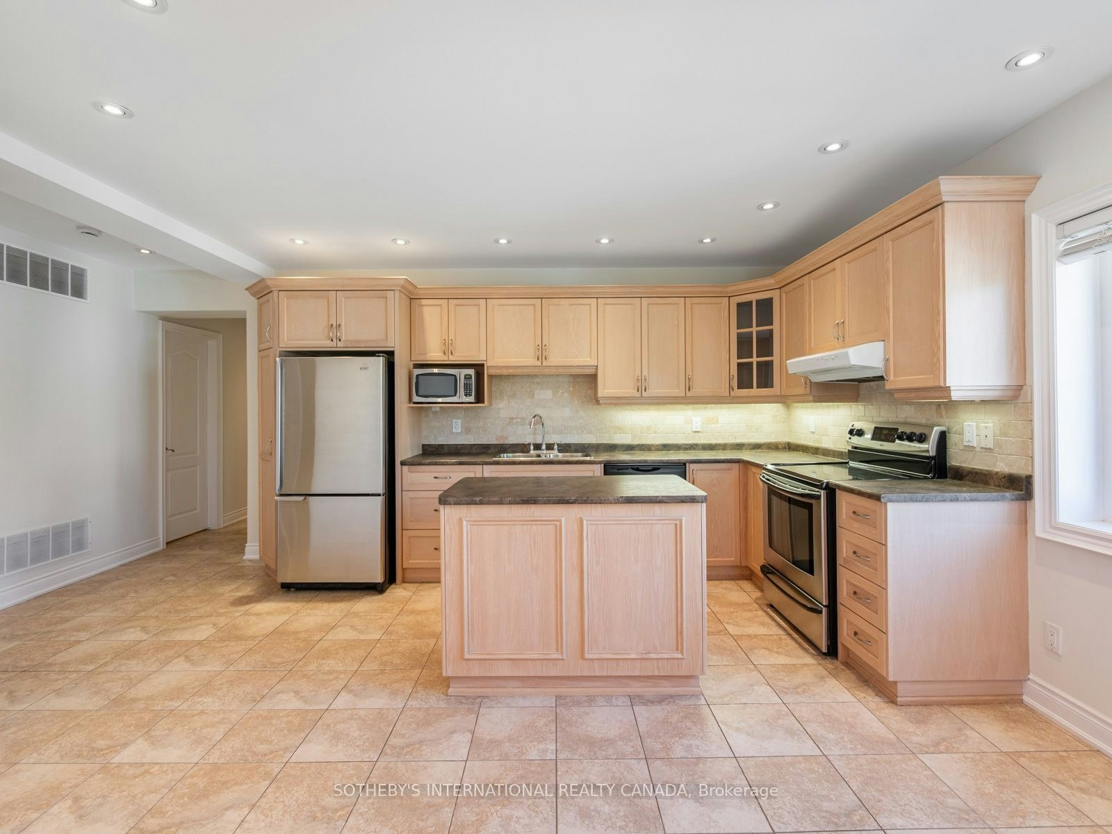 187B Claremont Street, Toronto, ON, M6J 1V7 - 8