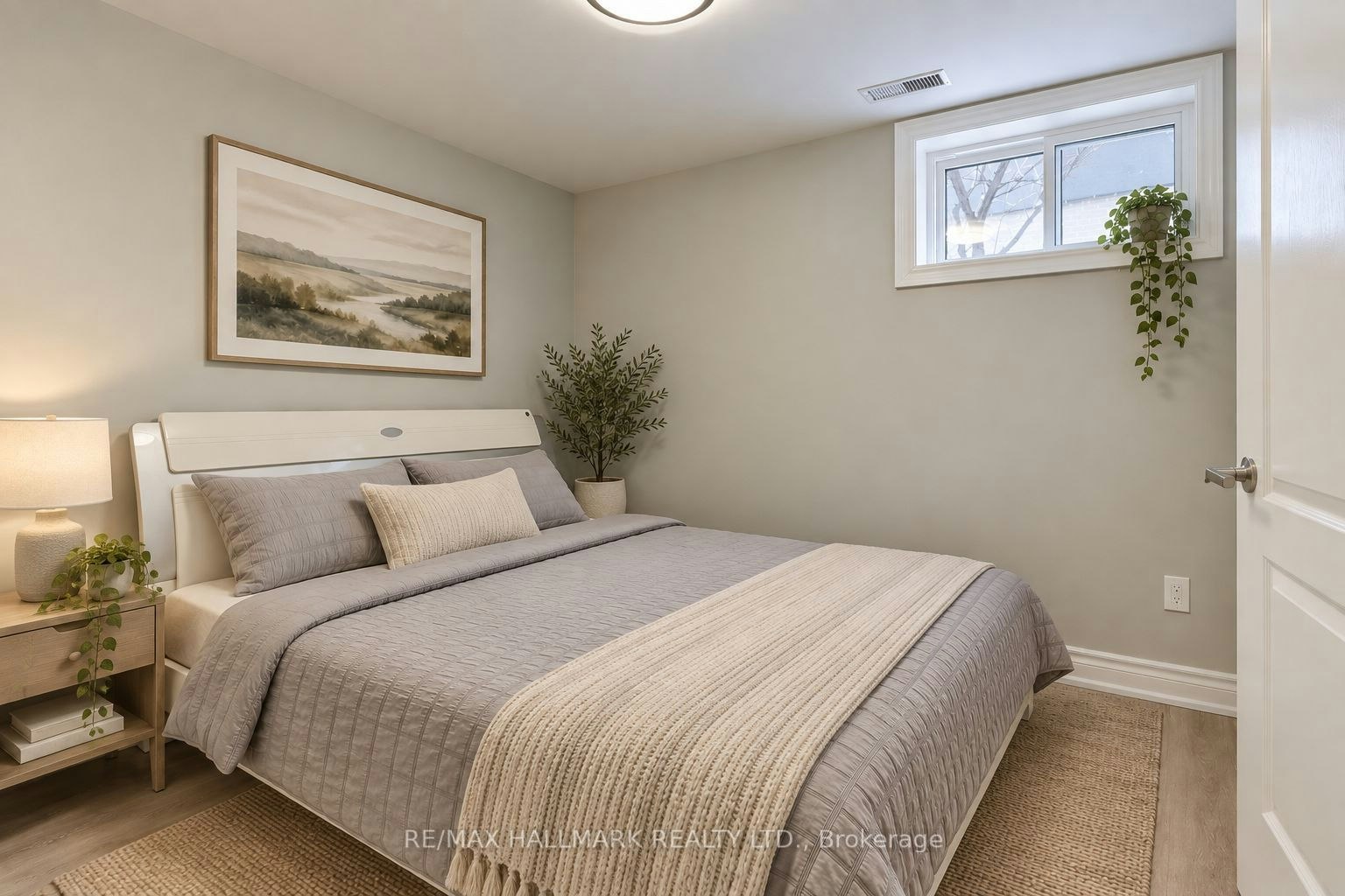 Lower-18 Aldenham Crescent, Toronto, ON, M3A 1S2 - 9