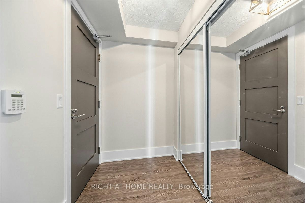 1204-300 Front Street W, Toronto, ON, M5V 0E9 - 3