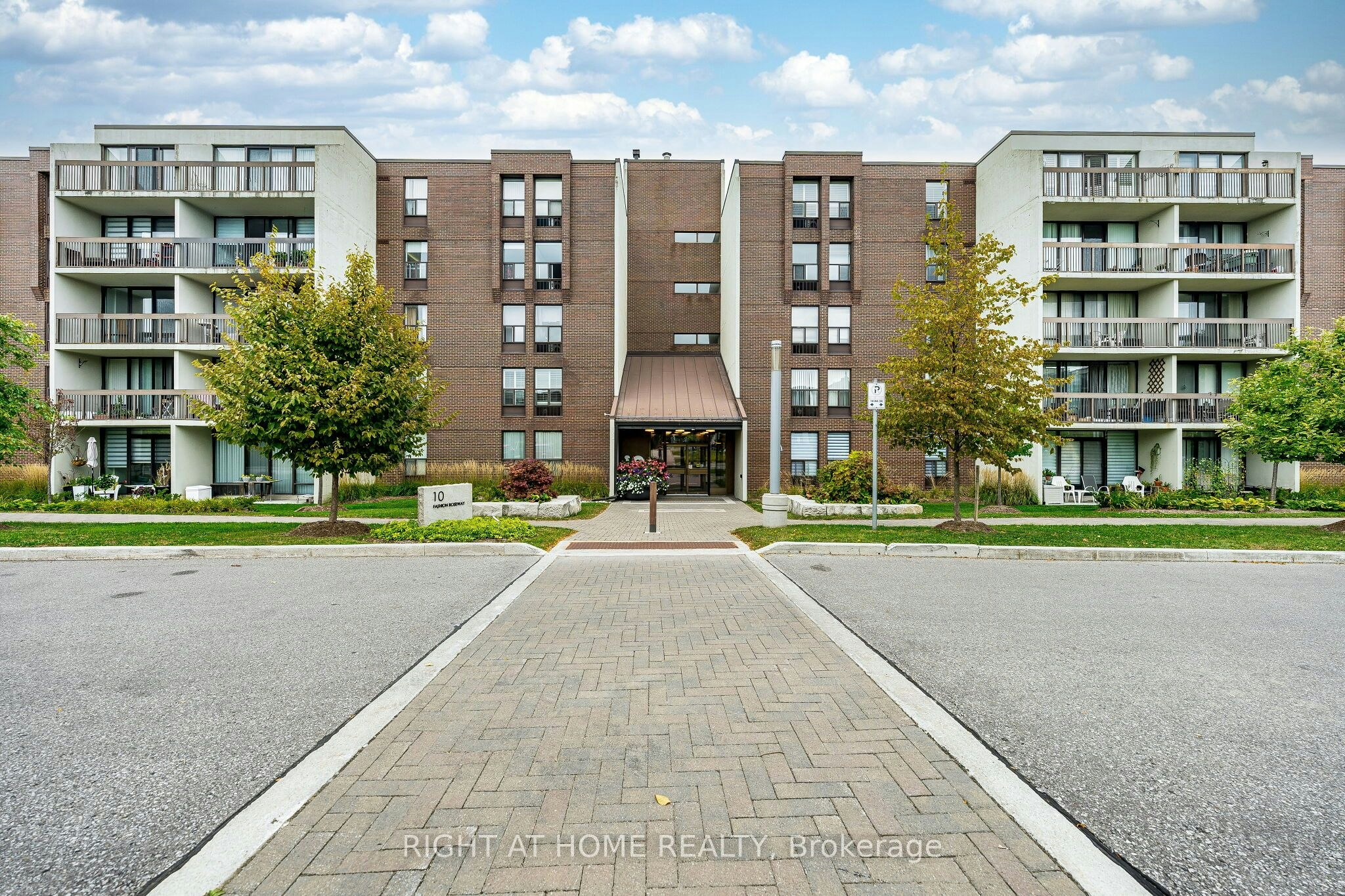 107-10 Fashion Roseway N/A, Toronto, ON, M2N 6B6 - 2