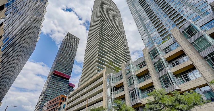 1904-2221 Yonge Street, Toronto, ON, M4S 0B8