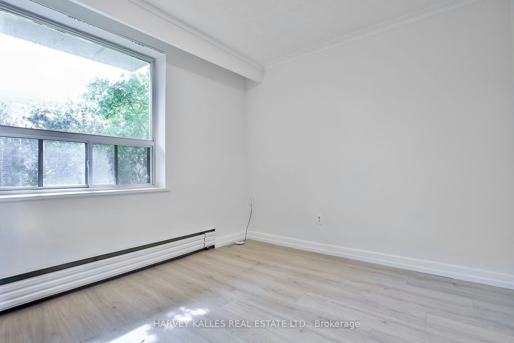 2-28 Fraserwood Avenue, Toronto, ON, M6B 2N5 - 15