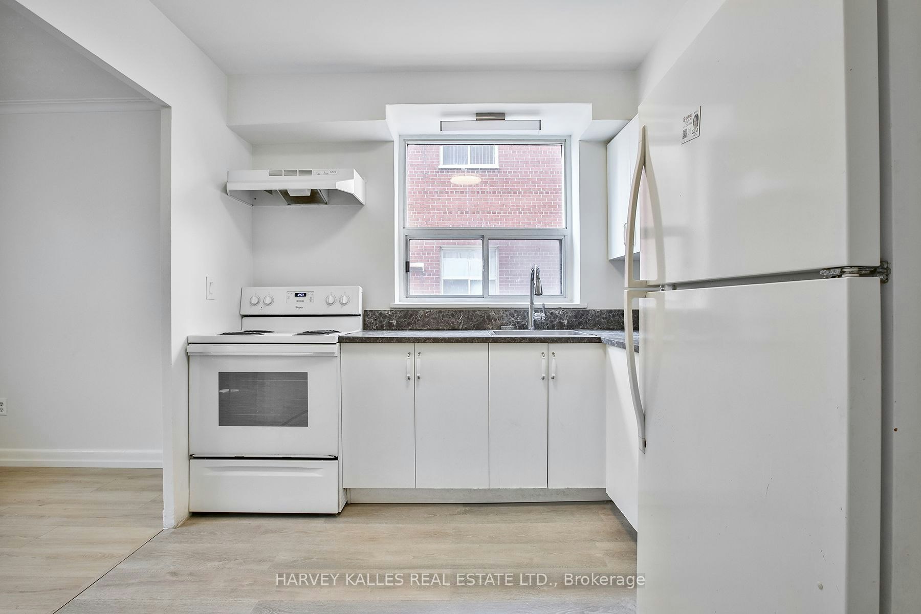 2-28 Fraserwood Avenue, Toronto, ON, M6B 2N5 - 9