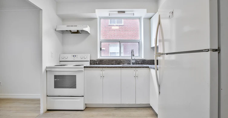 2-28 Fraserwood Avenue, Toronto, ON, M6B 2N5 - 9