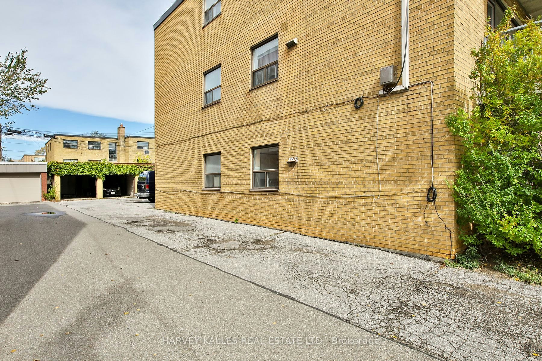 2-28 Fraserwood Avenue, Toronto, ON, M6B 2N5 - 33