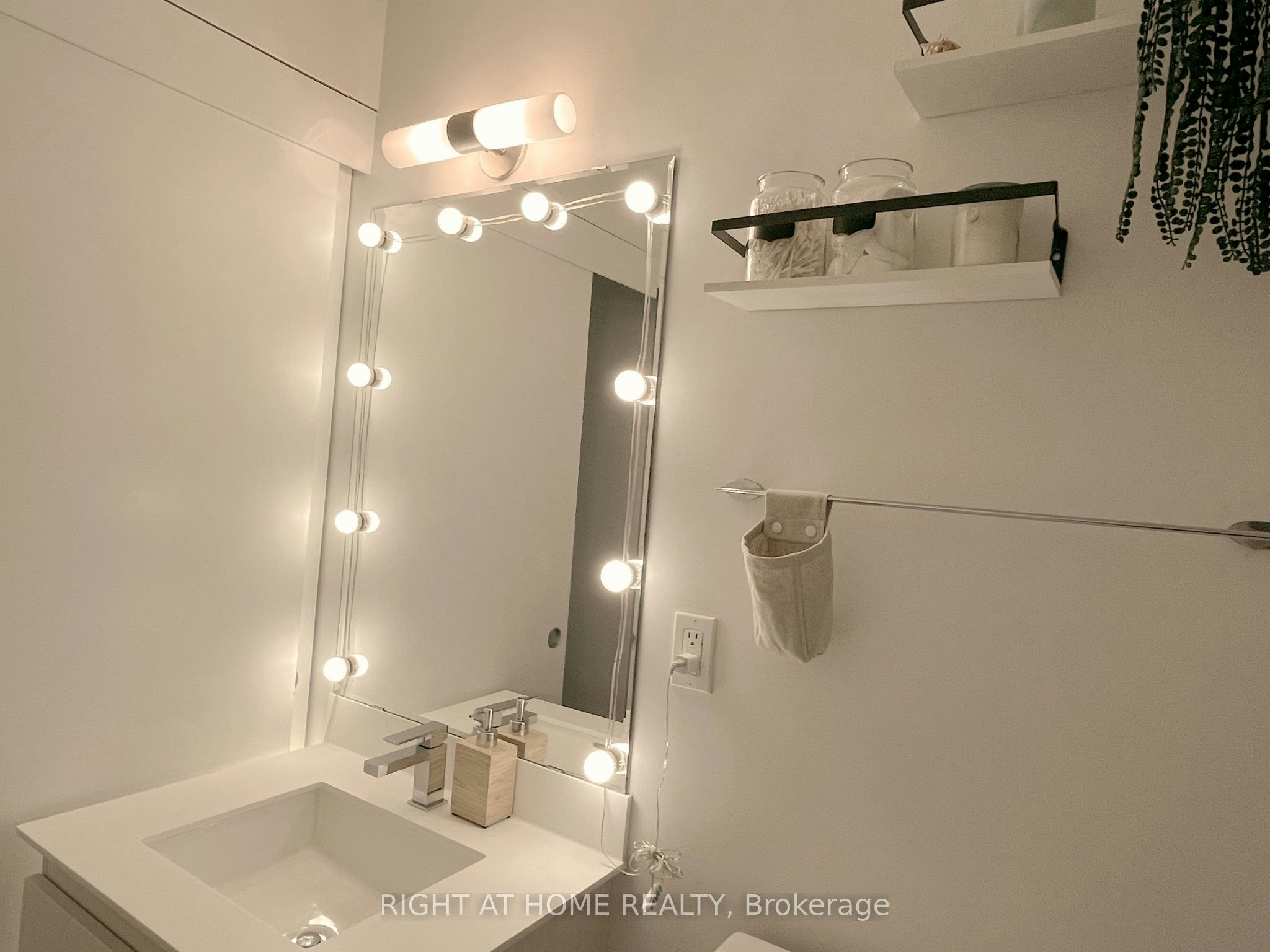 205-10 Willison Square, Toronto, ON, M5T 0A8 - 18
