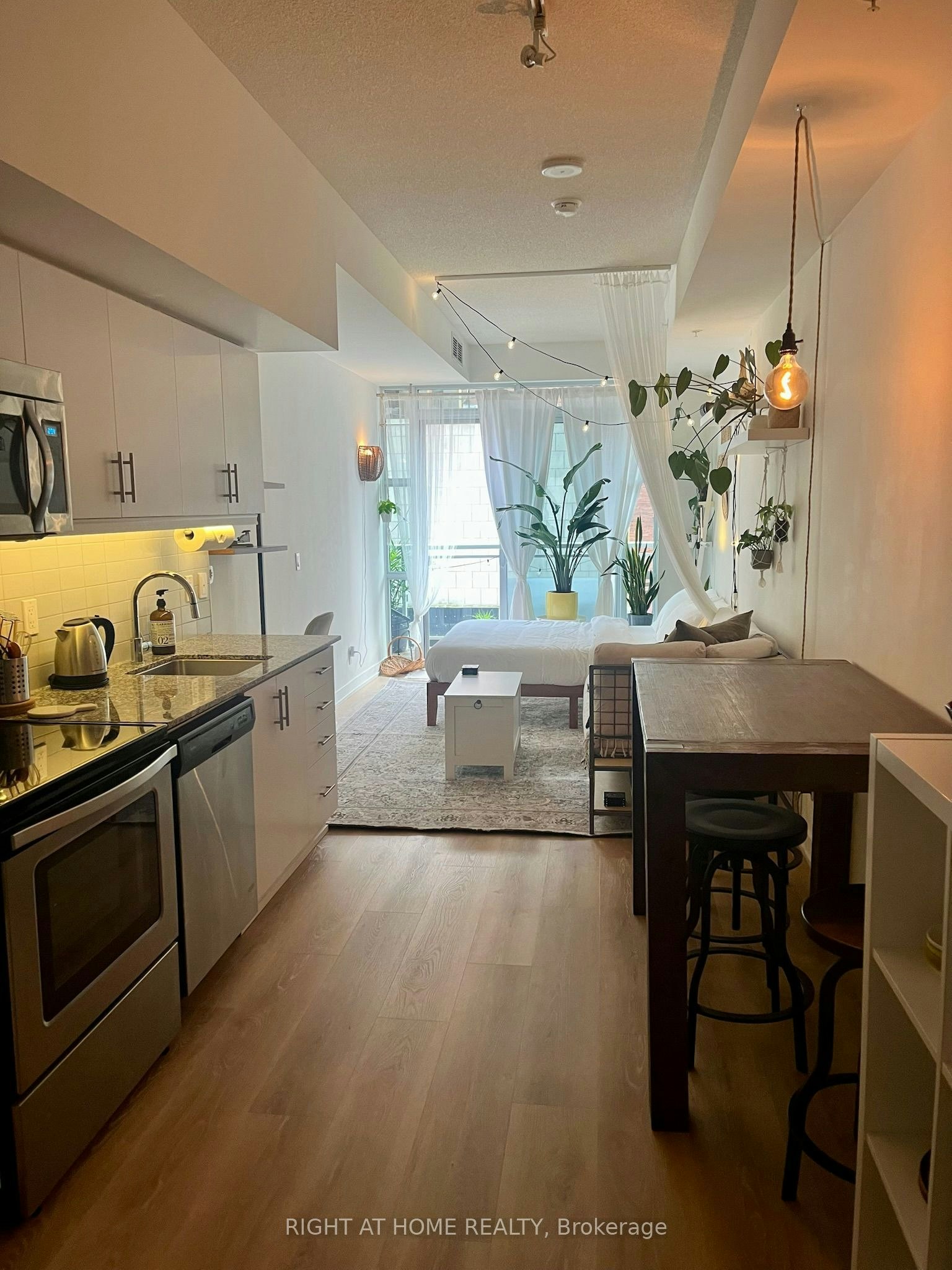 205-10 Willison Square, Toronto, ON, M5T 0A8 - 2