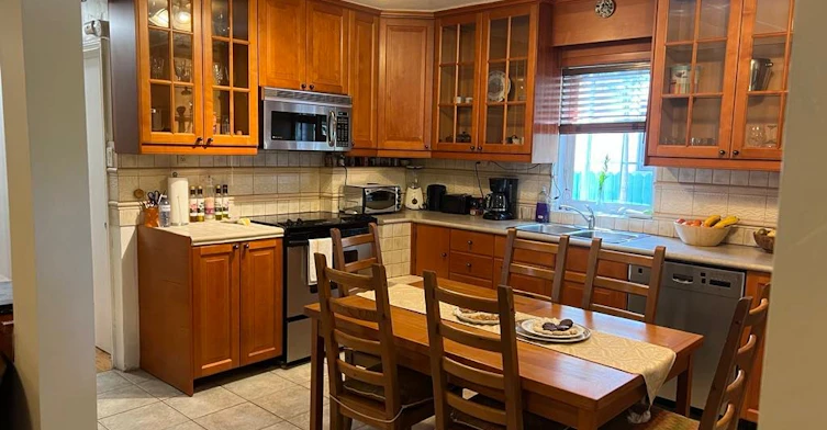 Main Floor-15 Lynnhaven Road, Toronto, ON, M6A 2K7 - 7