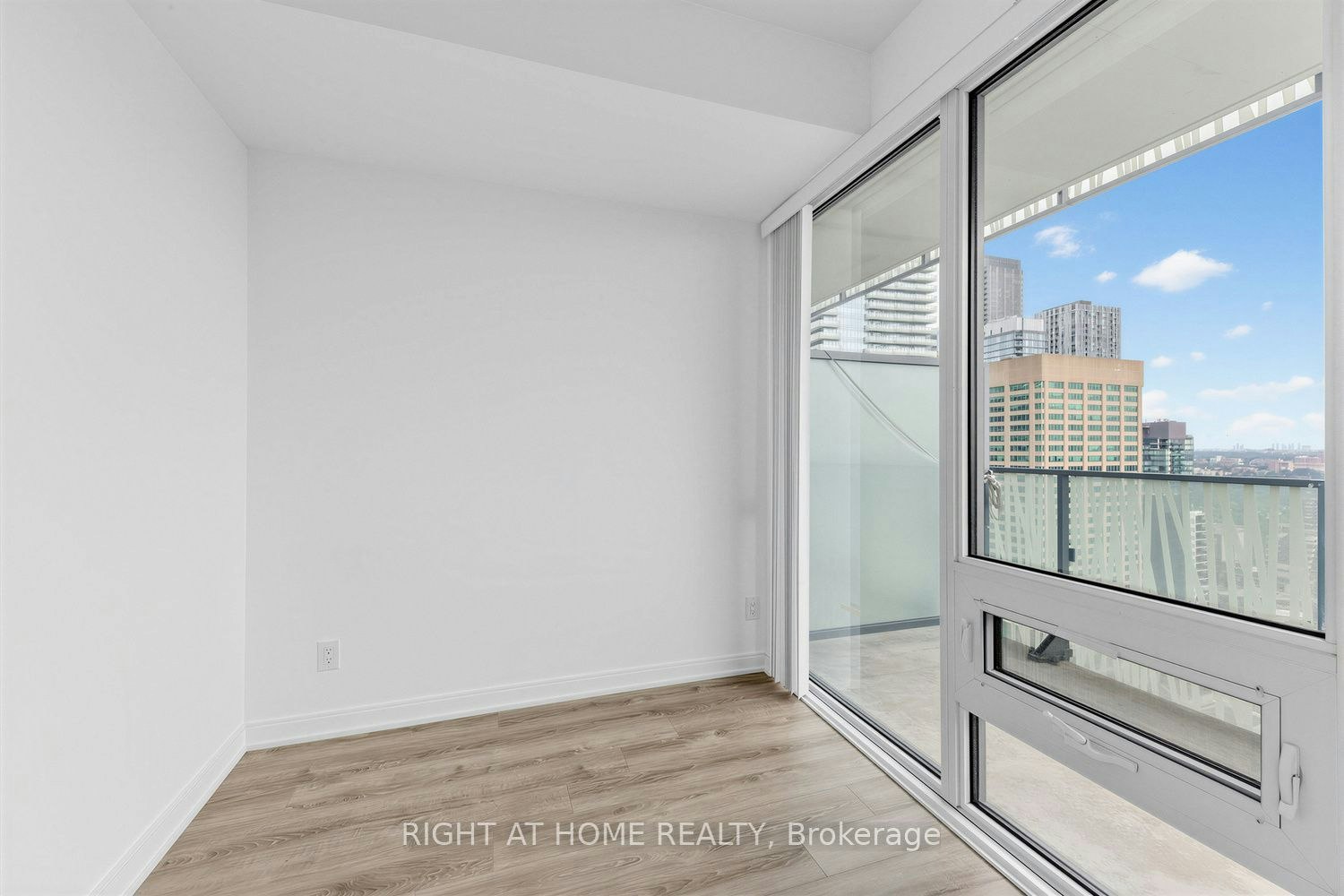 3408-42 Charles Street E, Toronto, ON, M4Y 0B7 - 11