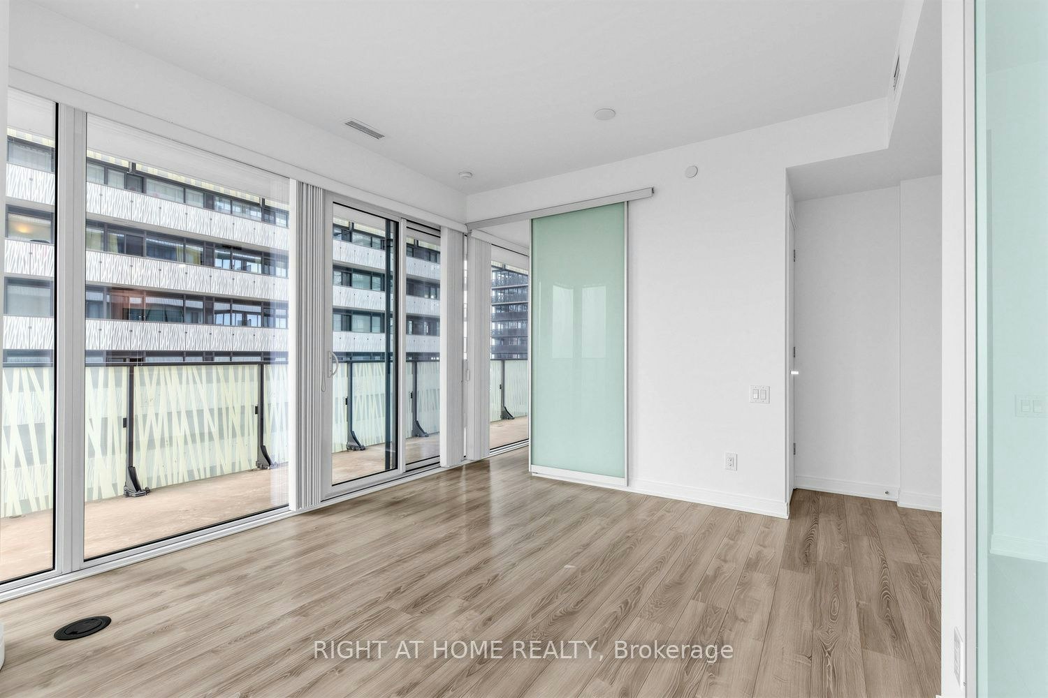 3408-42 Charles Street E, Toronto, ON, M4Y 0B7 - 5