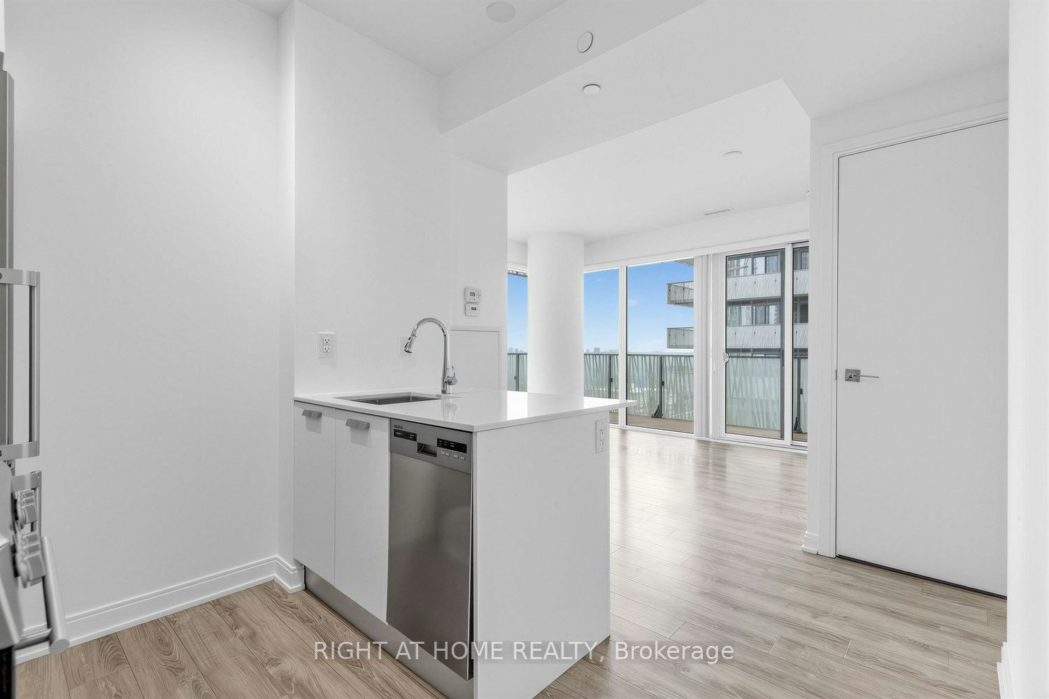 3408-42 Charles Street E, Toronto, ON, M4Y 0B7 - 8